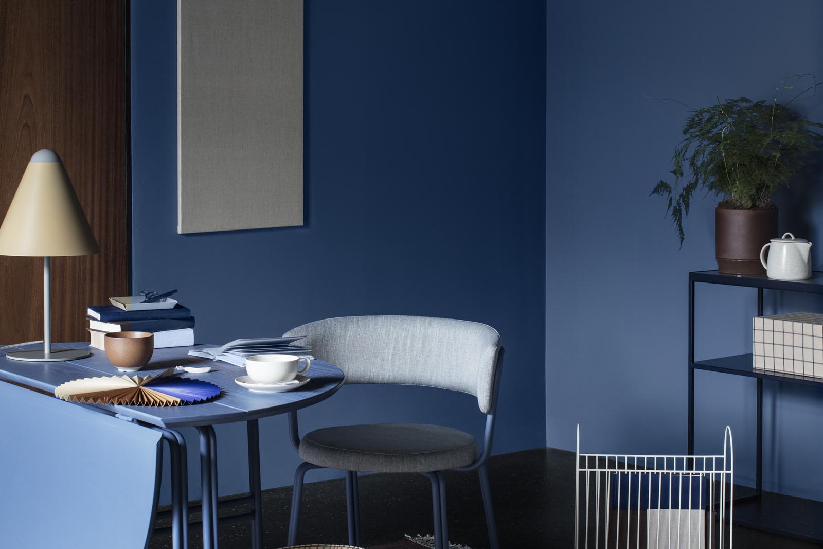 「BrosteCopenhagen」は1955年に設立された伝統的なデンマークのブランドです。キャンドルや食器や装飾品など昔からある物を尊重して、バランス良く現在のデザインを加え、今の生活に馴染む様な製品を作成しています。
