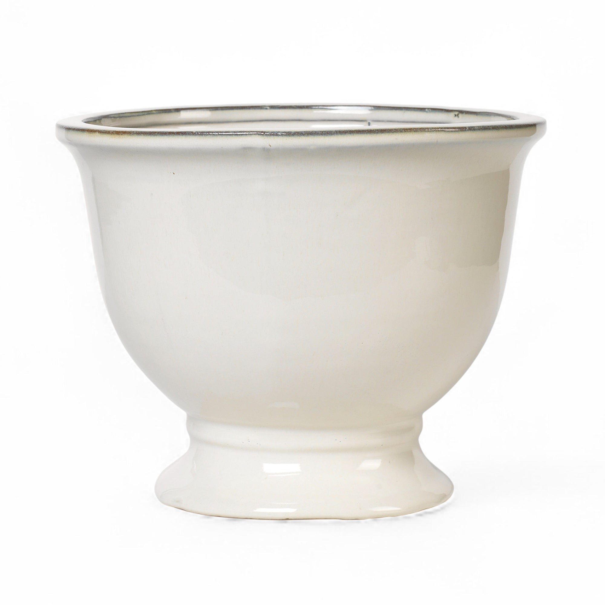 Broste Copenhagen（ブロステ・コペンハーゲン）は、1955年にデンマーク・コペンハーゲンで設立された、北欧デザインを代表するインテリアブランドのひとつです。創業以来、「暮らしに寄り添う上質なデザイン」をコンセプトに、自然から着想を得た柔らかな色彩や素材感を大切にしたコレクションを展開しています。トレンドに流されないタイムレスな美しさと実用性を兼ね備え、北欧ならではの穏やかで洗練された空間づくりをサポートします。クラフト感ある質感や素材選び、優れたディテールにより、住まいに心地よさと個性をもたらします。スカンジナビアの自然と都市生活を調和させるデザイン哲学のもと、Broste Copenhagenは現代的なライフスタイルに溶け込みながら、感性豊かな空間を演出します。北欧らしい温もりと美しさを取り入れたい方に、長く愛されるブランドです。