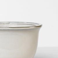 Broste Copenhagen（ブロステ・コペンハーゲン）は、1955年にデンマーク・コペンハーゲンで設立された、北欧デザインを代表するインテリアブランドのひとつです。創業以来、「暮らしに寄り添う上質なデザイン」をコンセプトに、自然から着想を得た柔らかな色彩や素材感を大切にしたコレクションを展開しています。トレンドに流されないタイムレスな美しさと実用性を兼ね備え、北欧ならではの穏やかで洗練された空間づくりをサポートします。クラフト感ある質感や素材選び、優れたディテールにより、住まいに心地よさと個性をもたらします。スカンジナビアの自然と都市生活を調和させるデザイン哲学のもと、Broste Copenhagenは現代的なライフスタイルに溶け込みながら、感性豊かな空間を演出します。北欧らしい温もりと美しさを取り入れたい方に、長く愛されるブランドです。