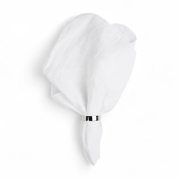 Broste Copenhagen（ブロステ・コペンハーゲン）は、1955年にデンマーク・コペンハーゲンで設立された、北欧デザインを代表するインテリアブランドのひとつです。創業以来、「暮らしに寄り添う上質なデザイン」をコンセプトに、自然から着想を得た柔らかな色彩や素材感を大切にしたコレクションを展開しています。トレンドに流されないタイムレスな美しさと実用性を兼ね備え、北欧ならではの穏やかで洗練された空間づくりをサポートします。クラフト感ある質感や素材選び、優れたディテールにより、住まいに心地よさと個性をもたらします。スカンジナビアの自然と都市生活を調和させるデザイン哲学のもと、Broste Copenhagenは現代的なライフスタイルに溶け込みながら、感性豊かな空間を演出します。北欧らしい温もりと美しさを取り入れたい方に、長く愛されるブランドです。