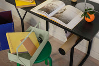 Broste Copenhagen（ブロステ・コペンハーゲン）は、1955年にデンマーク・コペンハーゲンで設立された、北欧デザインを代表するインテリアブランドのひとつです。創業以来、「暮らしに寄り添う上質なデザイン」をコンセプトに、自然から着想を得た柔らかな色彩や素材感を大切にしたコレクションを展開しています。トレンドに流されないタイムレスな美しさと実用性を兼ね備え、北欧ならではの穏やかで洗練された空間づくりをサポートします。クラフト感ある質感や素材選び、優れたディテールにより、住まいに心地よさと個性をもたらします。スカンジナビアの自然と都市生活を調和させるデザイン哲学のもと、Broste Copenhagenは現代的なライフスタイルに溶け込みながら、感性豊かな空間を演出します。北欧らしい温もりと美しさを取り入れたい方に、長く愛されるブランドです。