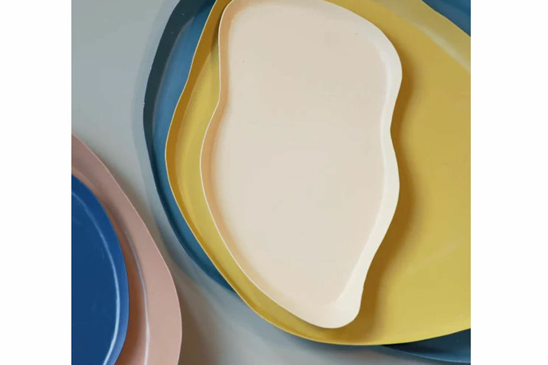 「BrosteCopenhagen」は1955年に設立された伝統的なデンマークのブランドです。キャンドルや食器や装飾品など昔からある物を尊重して、バランス良く現在のデザインを加え、今の生活に馴染む様な製品を作成しています。