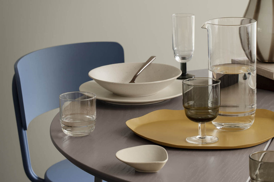 「BrosteCopenhagen」は1955年に設立された伝統的なデンマークのブランドです。キャンドルや食器や装飾品など昔からある物を尊重して、バランス良く現在のデザインを加え、今の生活に馴染む様な製品を作成しています。