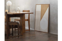 Atelier Cph（アトリエ・シーピーエイチ）は、デンマーク・コペンハーゲンを拠点とするデザインスタジオ兼アートブランドです。ミニマルで構築的なビジュアルを特徴とし、抽象アートやコラージュを中心としたアートポスターを多数手がけています。北欧デザインらしい洗練された感性とバランスの取れた構成美が魅力で、リビング、寝室、書斎、オフィスなど、あらゆる空間に調和と静けさをもたらします。幾何学的なモチーフを用いたアートは、ギャラリーウォールやモダンインテリアのアクセントにも最適。高品質な紙と印刷による仕上がりで、インテリアとしての完成度も高く評価されています。北欧アートポスター、現代アート、ミニマルデザイン、韓国インテリアなど、幅広いスタイルにマッチするスタイリッシュなアートを探している方におすすめです。
