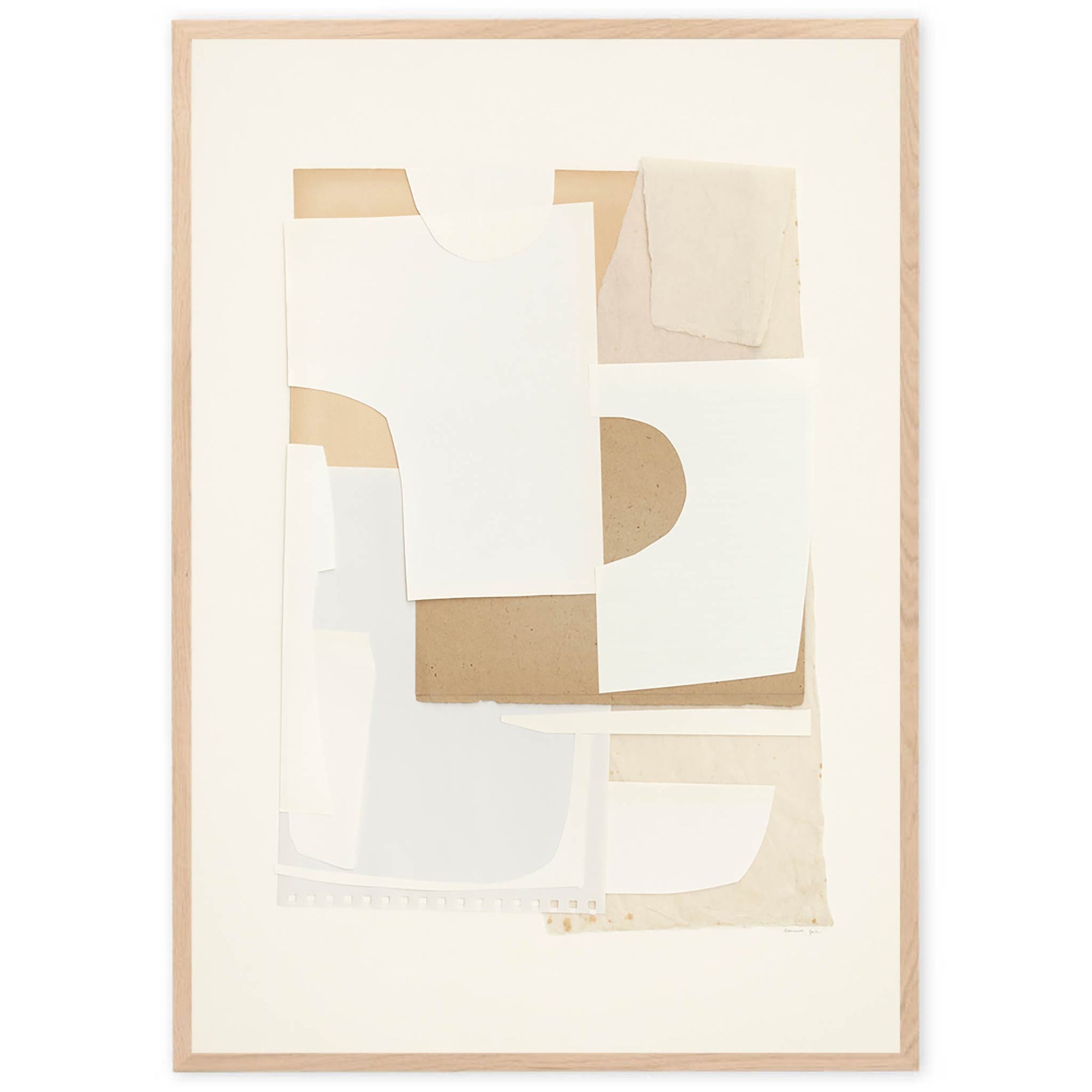 Atelier Cph（アトリエ・シーピーエイチ）は、デンマーク・コペンハーゲンを拠点とするデザインスタジオ兼アートブランドです。ミニマルで構築的なビジュアルを特徴とし、抽象アートやコラージュを中心としたアートポスターを多数手がけています。北欧デザインらしい洗練された感性とバランスの取れた構成美が魅力で、リビング、寝室、書斎、オフィスなど、あらゆる空間に調和と静けさをもたらします。幾何学的なモチーフを用いたアートは、ギャラリーウォールやモダンインテリアのアクセントにも最適。高品質な紙と印刷による仕上がりで、インテリアとしての完成度も高く評価されています。北欧アートポスター、現代アート、ミニマルデザイン、韓国インテリアなど、幅広いスタイルにマッチするスタイリッシュなアートを探している方におすすめです。