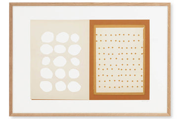 Atelier Cph（アトリエ・シーピーエイチ）は、デンマーク・コペンハーゲンを拠点とするデザインスタジオ兼アートブランドです。ミニマルで構築的なビジュアルを特徴とし、抽象アートやコラージュを中心としたアートポスターを多数手がけています。北欧デザインらしい洗練された感性とバランスの取れた構成美が魅力で、リビング、寝室、書斎、オフィスなど、あらゆる空間に調和と静けさをもたらします。幾何学的なモチーフを用いたアートは、ギャラリーウォールやモダンインテリアのアクセントにも最適。高品質な紙と印刷による仕上がりで、インテリアとしての完成度も高く評価されています。北欧アートポスター、現代アート、ミニマルデザイン、韓国インテリアなど、幅広いスタイルにマッチするスタイリッシュなアートを探している方におすすめです。