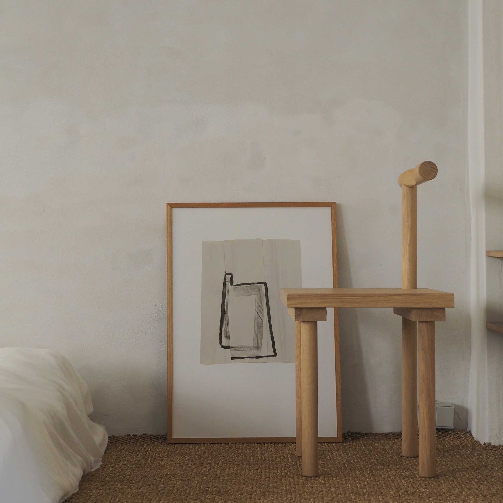 Atelier Cph（アトリエ・シーピーエイチ）は、デンマーク・コペンハーゲンを拠点とするデザインスタジオ兼アートブランドです。ミニマルで構築的なビジュアルを特徴とし、抽象アートやコラージュを中心としたアートポスターを多数手がけています。北欧デザインらしい洗練された感性とバランスの取れた構成美が魅力で、リビング、寝室、書斎、オフィスなど、あらゆる空間に調和と静けさをもたらします。幾何学的なモチーフを用いたアートは、ギャラリーウォールやモダンインテリアのアクセントにも最適。高品質な紙と印刷による仕上がりで、インテリアとしての完成度も高く評価されています。北欧アートポスター、現代アート、ミニマルデザイン、韓国インテリアなど、幅広いスタイルにマッチするスタイリッシュなアートを探している方におすすめです。