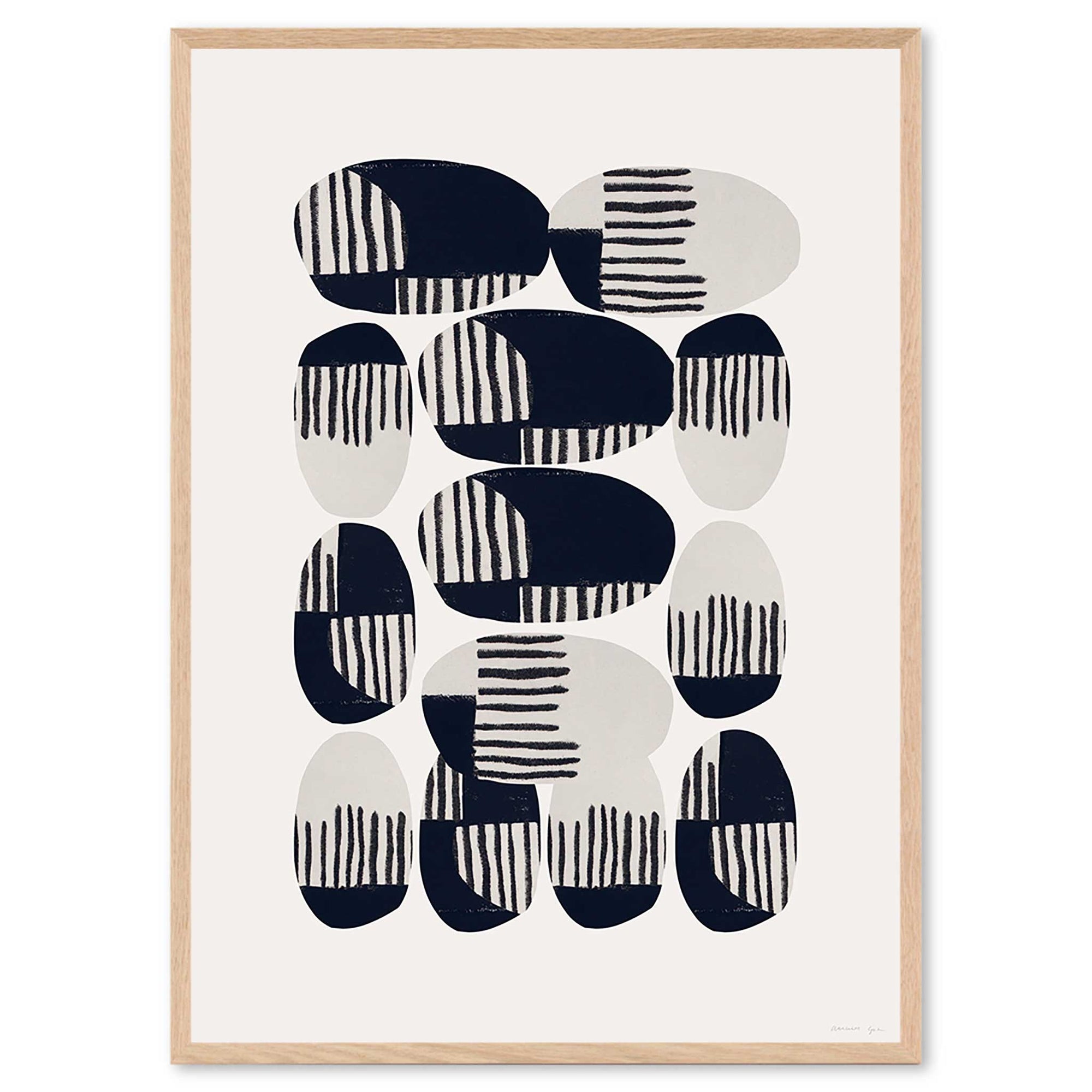 Atelier Cph（アトリエ・シーピーエイチ）は、デンマーク・コペンハーゲンを拠点とするデザインスタジオ兼アートブランドです。ミニマルで構築的なビジュアルを特徴とし、抽象アートやコラージュを中心としたアートポスターを多数手がけています。北欧デザインらしい洗練された感性とバランスの取れた構成美が魅力で、リビング、寝室、書斎、オフィスなど、あらゆる空間に調和と静けさをもたらします。幾何学的なモチーフを用いたアートは、ギャラリーウォールやモダンインテリアのアクセントにも最適。高品質な紙と印刷による仕上がりで、インテリアとしての完成度も高く評価されています。北欧アートポスター、現代アート、ミニマルデザイン、韓国インテリアなど、幅広いスタイルにマッチするスタイリッシュなアートを探している方におすすめです。