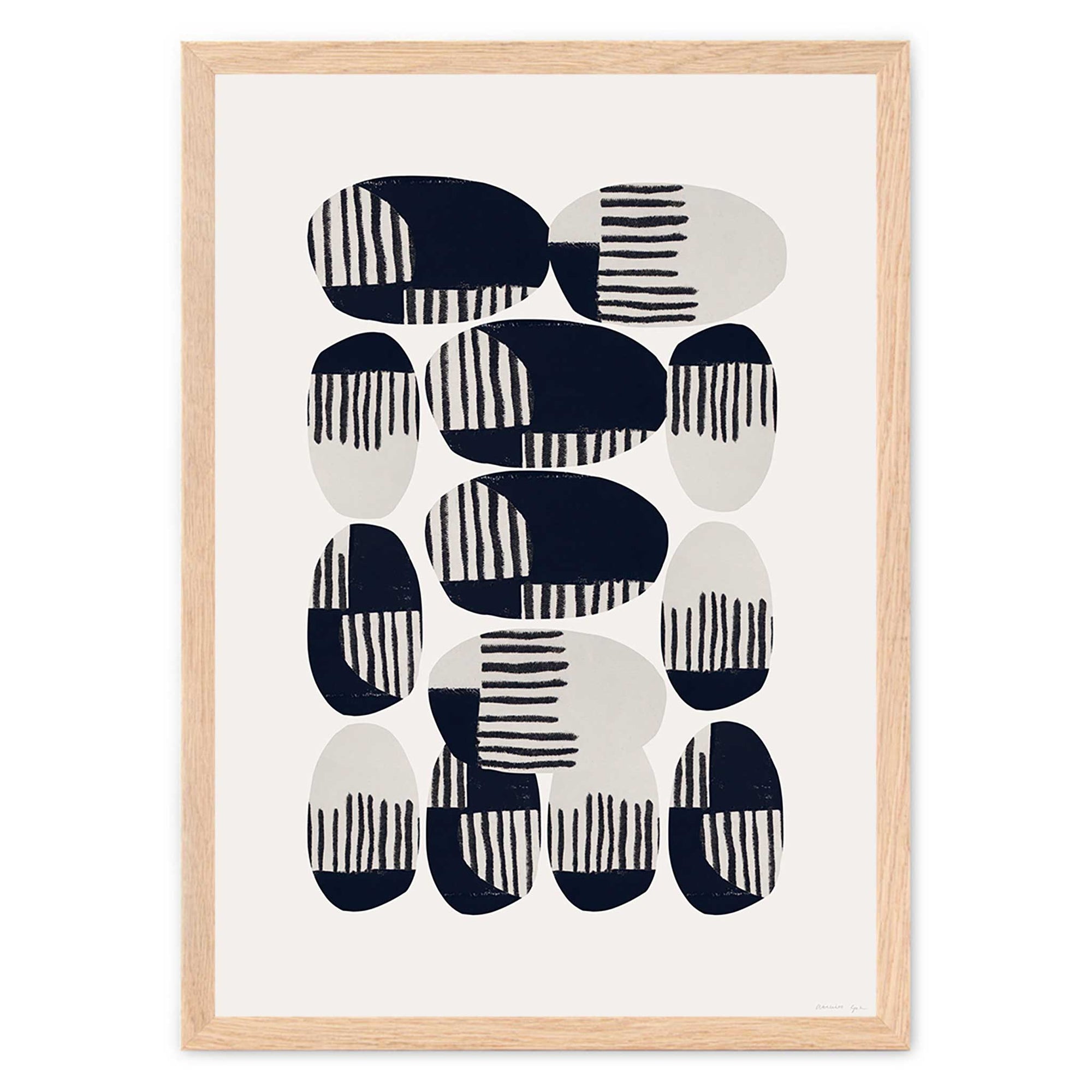 Atelier Cph（アトリエ・シーピーエイチ）は、デンマーク・コペンハーゲンを拠点とするデザインスタジオ兼アートブランドです。ミニマルで構築的なビジュアルを特徴とし、抽象アートやコラージュを中心としたアートポスターを多数手がけています。北欧デザインらしい洗練された感性とバランスの取れた構成美が魅力で、リビング、寝室、書斎、オフィスなど、あらゆる空間に調和と静けさをもたらします。幾何学的なモチーフを用いたアートは、ギャラリーウォールやモダンインテリアのアクセントにも最適。高品質な紙と印刷による仕上がりで、インテリアとしての完成度も高く評価されています。北欧アートポスター、現代アート、ミニマルデザイン、韓国インテリアなど、幅広いスタイルにマッチするスタイリッシュなアートを探している方におすすめです。