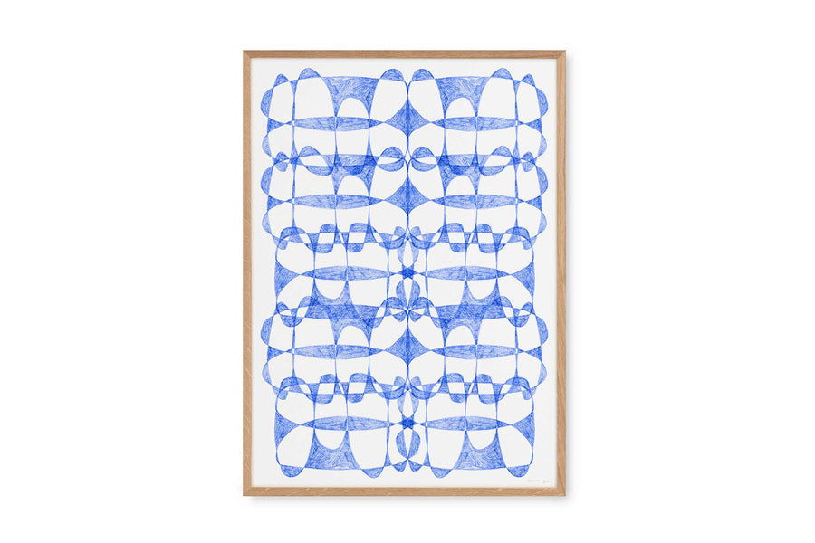 Atelier Cph（アトリエ・シーピーエイチ）は、デンマーク・コペンハーゲンを拠点とするデザインスタジオ兼アートブランドです。ミニマルで構築的なビジュアルを特徴とし、抽象アートやコラージュを中心としたアートポスターを多数手がけています。北欧デザインらしい洗練された感性とバランスの取れた構成美が魅力で、リビング、寝室、書斎、オフィスなど、あらゆる空間に調和と静けさをもたらします。幾何学的なモチーフを用いたアートは、ギャラリーウォールやモダンインテリアのアクセントにも最適。高品質な紙と印刷による仕上がりで、インテリアとしての完成度も高く評価されています。北欧アートポスター、現代アート、ミニマルデザイン、韓国インテリアなど、幅広いスタイルにマッチするスタイリッシュなアートを探している方におすすめです。