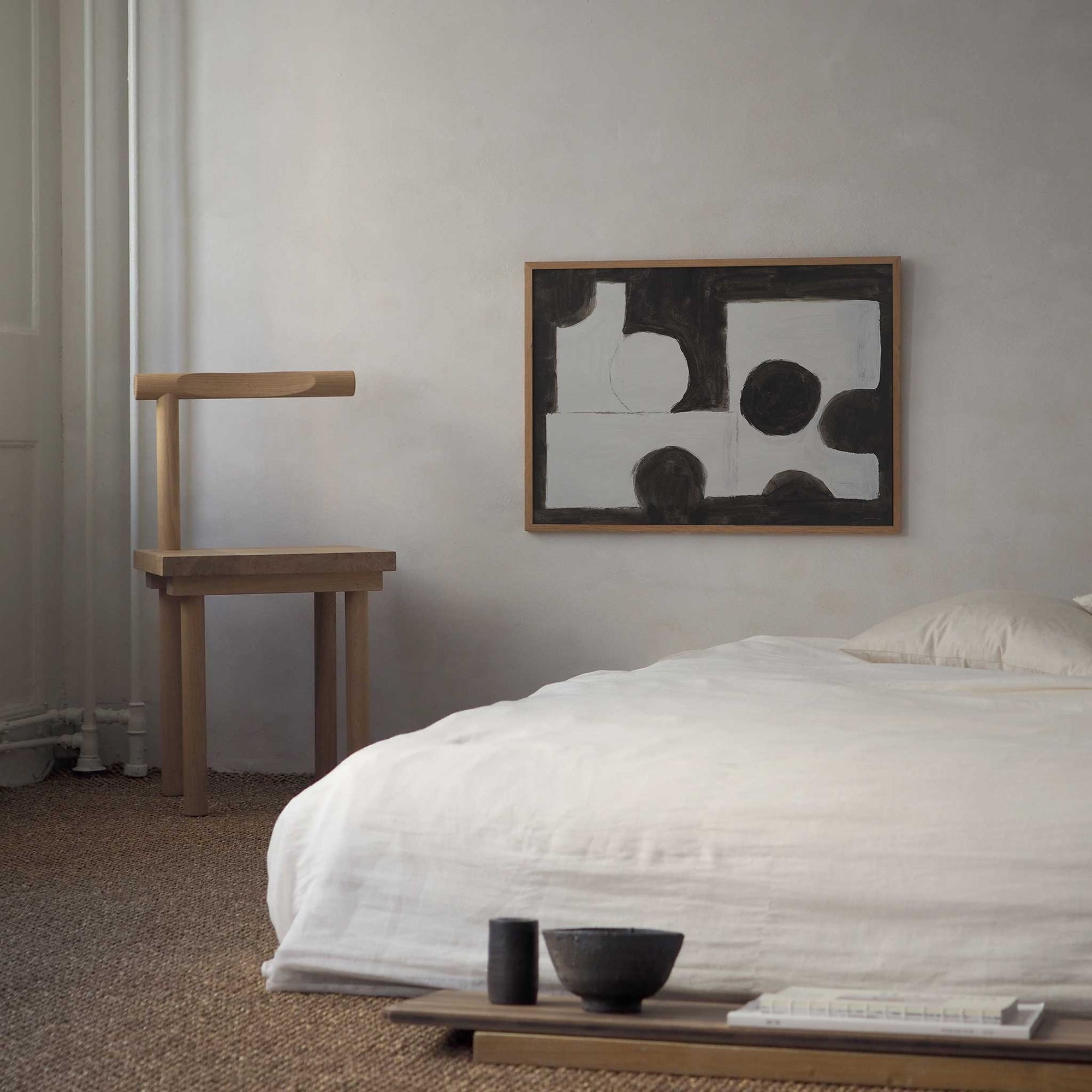 Atelier Cph（アトリエ・シーピーエイチ）は、デンマーク・コペンハーゲンを拠点とするデザインスタジオ兼アートブランドです。ミニマルで構築的なビジュアルを特徴とし、抽象アートやコラージュを中心としたアートポスターを多数手がけています。北欧デザインらしい洗練された感性とバランスの取れた構成美が魅力で、リビング、寝室、書斎、オフィスなど、あらゆる空間に調和と静けさをもたらします。幾何学的なモチーフを用いたアートは、ギャラリーウォールやモダンインテリアのアクセントにも最適。高品質な紙と印刷による仕上がりで、インテリアとしての完成度も高く評価されています。北欧アートポスター、現代アート、ミニマルデザイン、韓国インテリアなど、幅広いスタイルにマッチするスタイリッシュなアートを探している方におすすめです。