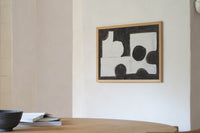 Atelier Cph（アトリエ・シーピーエイチ）は、デンマーク・コペンハーゲンを拠点とするデザインスタジオ兼アートブランドです。ミニマルで構築的なビジュアルを特徴とし、抽象アートやコラージュを中心としたアートポスターを多数手がけています。北欧デザインらしい洗練された感性とバランスの取れた構成美が魅力で、リビング、寝室、書斎、オフィスなど、あらゆる空間に調和と静けさをもたらします。幾何学的なモチーフを用いたアートは、ギャラリーウォールやモダンインテリアのアクセントにも最適。高品質な紙と印刷による仕上がりで、インテリアとしての完成度も高く評価されています。北欧アートポスター、現代アート、ミニマルデザイン、韓国インテリアなど、幅広いスタイルにマッチするスタイリッシュなアートを探している方におすすめです。