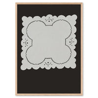 Atelier Cph（アトリエ・シーピーエイチ）は、デンマーク・コペンハーゲンを拠点とするデザインスタジオ兼アートブランドです。ミニマルで構築的なビジュアルを特徴とし、抽象アートやコラージュを中心としたアートポスターを多数手がけています。北欧デザインらしい洗練された感性とバランスの取れた構成美が魅力で、リビング、寝室、書斎、オフィスなど、あらゆる空間に調和と静けさをもたらします。幾何学的なモチーフを用いたアートは、ギャラリーウォールやモダンインテリアのアクセントにも最適。高品質な紙と印刷による仕上がりで、インテリアとしての完成度も高く評価されています。北欧アートポスター、現代アート、ミニマルデザイン、韓国インテリアなど、幅広いスタイルにマッチするスタイリッシュなアートを探している方におすすめです。