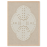 Atelier Cph（アトリエ・シーピーエイチ）は、デンマーク・コペンハーゲンを拠点とするデザインスタジオ兼アートブランドです。ミニマルで構築的なビジュアルを特徴とし、抽象アートやコラージュを中心としたアートポスターを多数手がけています。北欧デザインらしい洗練された感性とバランスの取れた構成美が魅力で、リビング、寝室、書斎、オフィスなど、あらゆる空間に調和と静けさをもたらします。幾何学的なモチーフを用いたアートは、ギャラリーウォールやモダンインテリアのアクセントにも最適。高品質な紙と印刷による仕上がりで、インテリアとしての完成度も高く評価されています。北欧アートポスター、現代アート、ミニマルデザイン、韓国インテリアなど、幅広いスタイルにマッチするスタイリッシュなアートを探している方におすすめです。