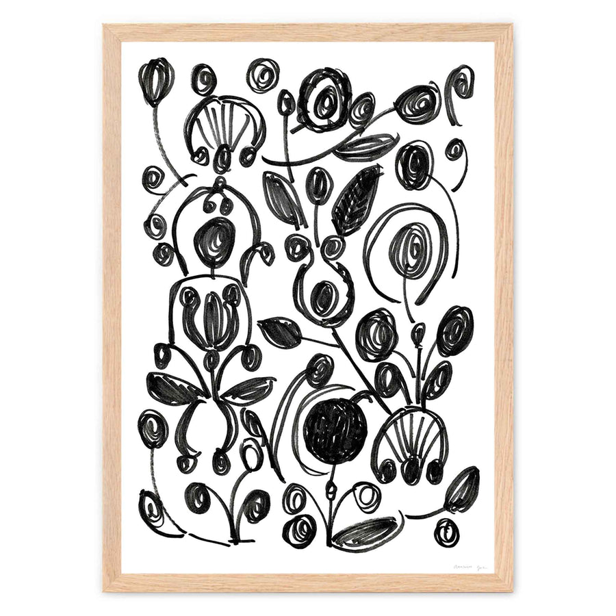 Atelier Cph（アトリエ・シーピーエイチ）は、デンマーク・コペンハーゲンを拠点とするデザインスタジオ兼アートブランドです。ミニマルで構築的なビジュアルを特徴とし、抽象アートやコラージュを中心としたアートポスターを多数手がけています。北欧デザインらしい洗練された感性とバランスの取れた構成美が魅力で、リビング、寝室、書斎、オフィスなど、あらゆる空間に調和と静けさをもたらします。幾何学的なモチーフを用いたアートは、ギャラリーウォールやモダンインテリアのアクセントにも最適。高品質な紙と印刷による仕上がりで、インテリアとしての完成度も高く評価されています。北欧アートポスター、現代アート、ミニマルデザイン、韓国インテリアなど、幅広いスタイルにマッチするスタイリッシュなアートを探している方におすすめです。