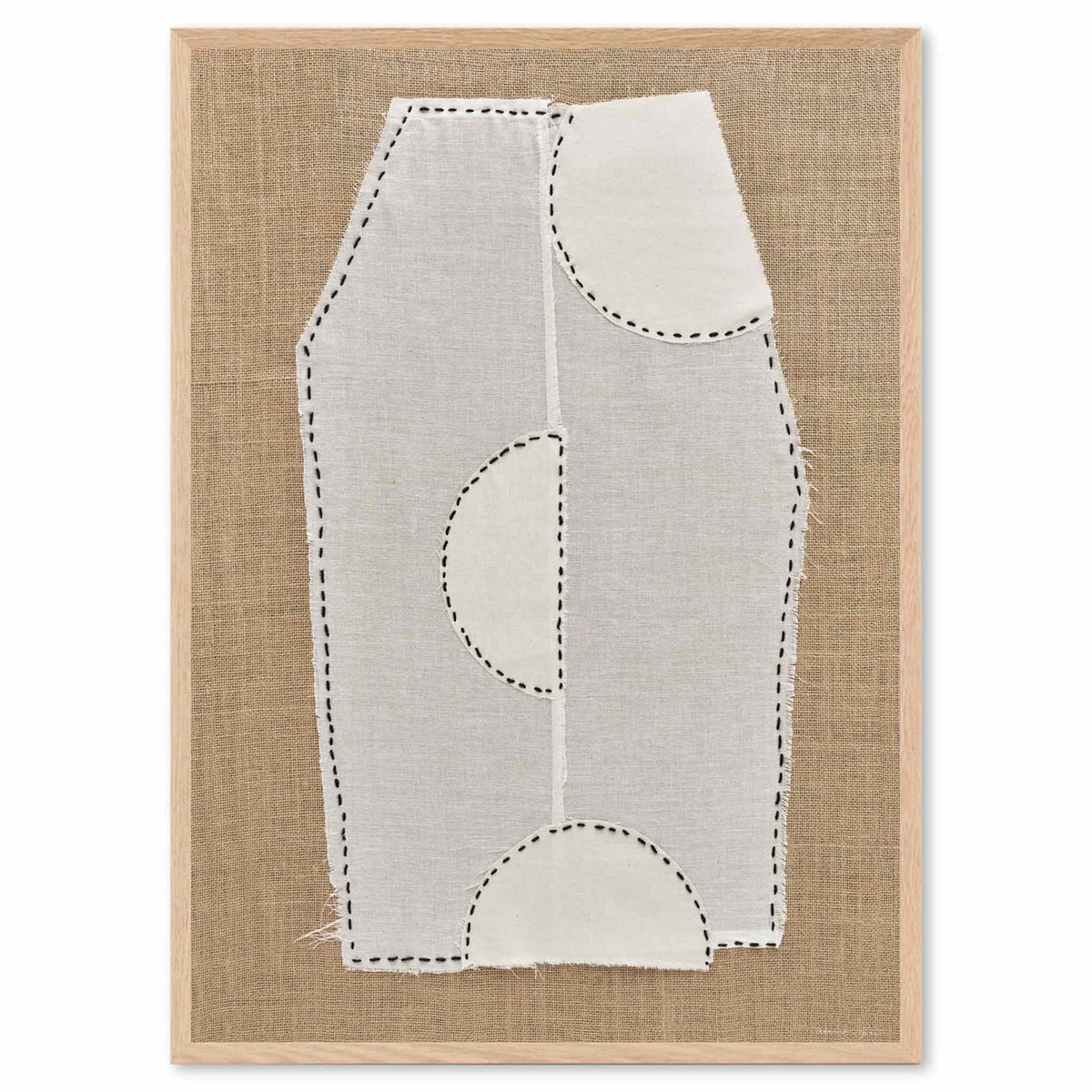 Atelier Cph（アトリエ・シーピーエイチ）は、デンマーク・コペンハーゲンを拠点とするデザインスタジオ兼アートブランドです。ミニマルで構築的なビジュアルを特徴とし、抽象アートやコラージュを中心としたアートポスターを多数手がけています。北欧デザインらしい洗練された感性とバランスの取れた構成美が魅力で、リビング、寝室、書斎、オフィスなど、あらゆる空間に調和と静けさをもたらします。幾何学的なモチーフを用いたアートは、ギャラリーウォールやモダンインテリアのアクセントにも最適。高品質な紙と印刷による仕上がりで、インテリアとしての完成度も高く評価されています。北欧アートポスター、現代アート、ミニマルデザイン、韓国インテリアなど、幅広いスタイルにマッチするスタイリッシュなアートを探している方におすすめです。