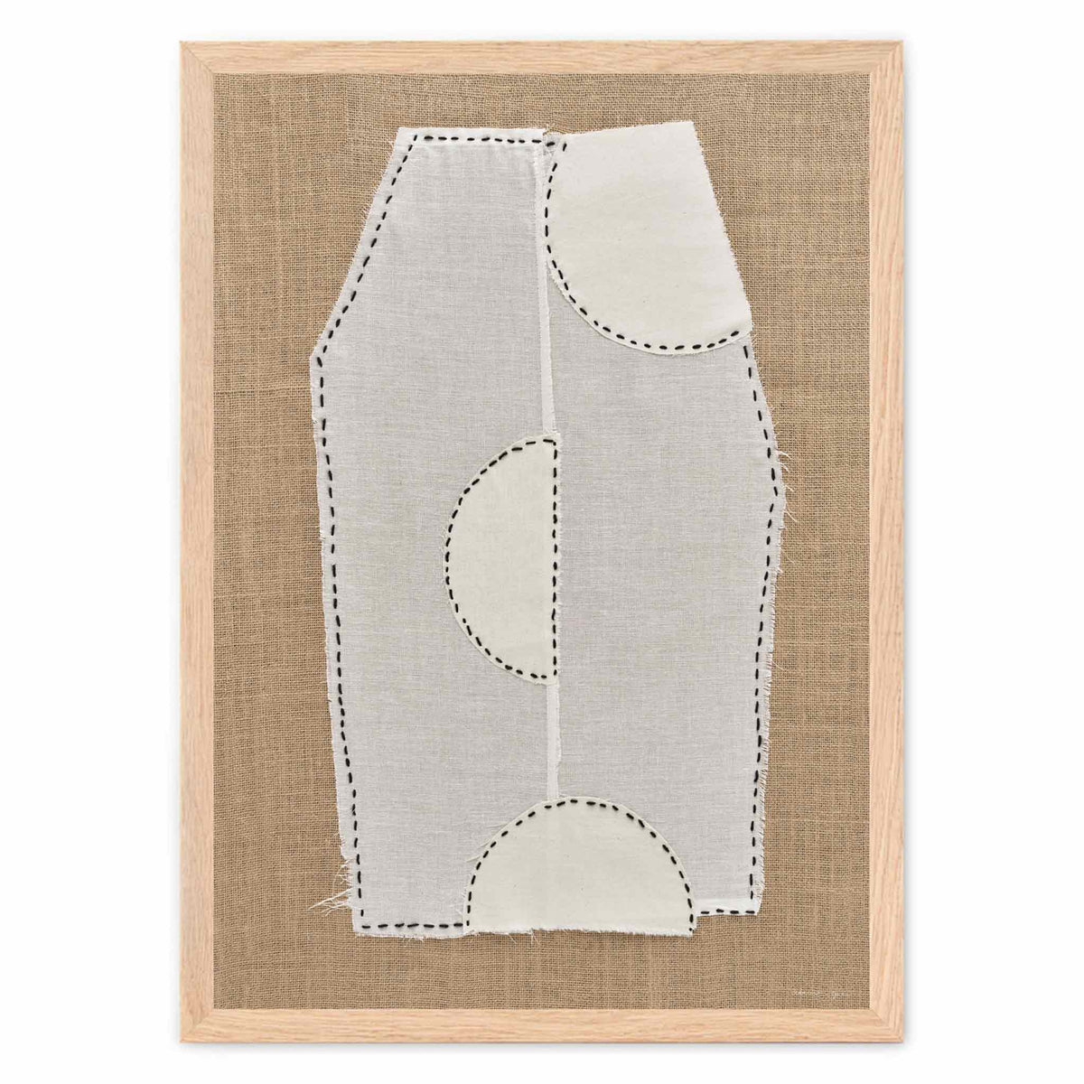 Atelier Cph（アトリエ・シーピーエイチ）は、デンマーク・コペンハーゲンを拠点とするデザインスタジオ兼アートブランドです。ミニマルで構築的なビジュアルを特徴とし、抽象アートやコラージュを中心としたアートポスターを多数手がけています。北欧デザインらしい洗練された感性とバランスの取れた構成美が魅力で、リビング、寝室、書斎、オフィスなど、あらゆる空間に調和と静けさをもたらします。幾何学的なモチーフを用いたアートは、ギャラリーウォールやモダンインテリアのアクセントにも最適。高品質な紙と印刷による仕上がりで、インテリアとしての完成度も高く評価されています。北欧アートポスター、現代アート、ミニマルデザイン、韓国インテリアなど、幅広いスタイルにマッチするスタイリッシュなアートを探している方におすすめです。
