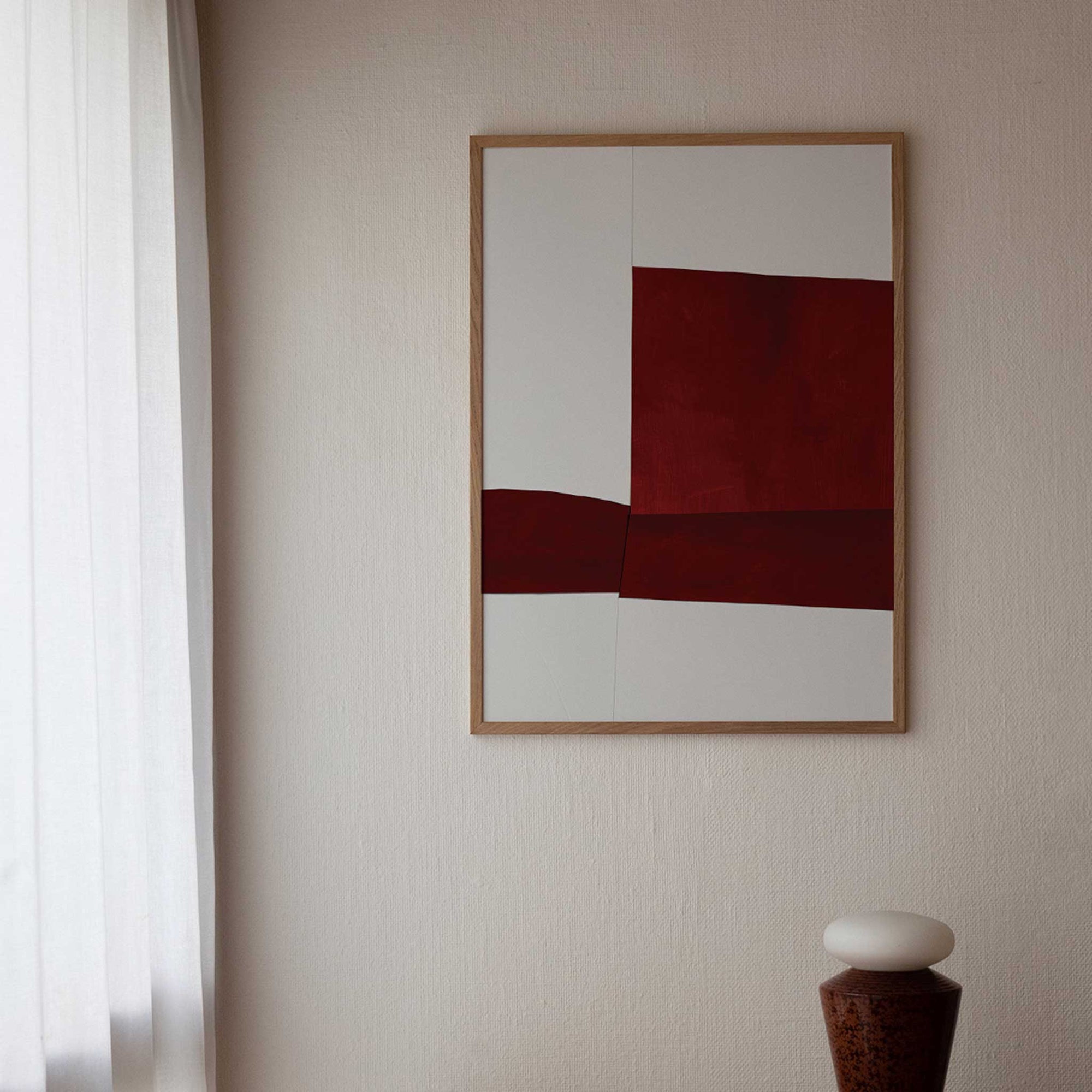 Atelier Cph（アトリエ・シーピーエイチ）は、デンマーク・コペンハーゲンを拠点とするデザインスタジオ兼アートブランドです。ミニマルで構築的なビジュアルを特徴とし、抽象アートやコラージュを中心としたアートポスターを多数手がけています。北欧デザインらしい洗練された感性とバランスの取れた構成美が魅力で、リビング、寝室、書斎、オフィスなど、あらゆる空間に調和と静けさをもたらします。幾何学的なモチーフを用いたアートは、ギャラリーウォールやモダンインテリアのアクセントにも最適。高品質な紙と印刷による仕上がりで、インテリアとしての完成度も高く評価されています。北欧アートポスター、現代アート、ミニマルデザイン、韓国インテリアなど、幅広いスタイルにマッチするスタイリッシュなアートを探している方におすすめです。