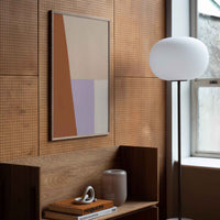 Atelier Cph（アトリエ・シーピーエイチ）は、デンマーク・コペンハーゲンを拠点とするデザインスタジオ兼アートブランドです。ミニマルで構築的なビジュアルを特徴とし、抽象アートやコラージュを中心としたアートポスターを多数手がけています。北欧デザインらしい洗練された感性とバランスの取れた構成美が魅力で、リビング、寝室、書斎、オフィスなど、あらゆる空間に調和と静けさをもたらします。幾何学的なモチーフを用いたアートは、ギャラリーウォールやモダンインテリアのアクセントにも最適。高品質な紙と印刷による仕上がりで、インテリアとしての完成度も高く評価されています。北欧アートポスター、現代アート、ミニマルデザイン、韓国インテリアなど、幅広いスタイルにマッチするスタイリッシュなアートを探している方におすすめです。