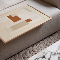 Atelier Cph（アトリエ・シーピーエイチ）は、デンマーク・コペンハーゲンを拠点とするデザインスタジオ兼アートブランドです。ミニマルで構築的なビジュアルを特徴とし、抽象アートやコラージュを中心としたアートポスターを多数手がけています。北欧デザインらしい洗練された感性とバランスの取れた構成美が魅力で、リビング、寝室、書斎、オフィスなど、あらゆる空間に調和と静けさをもたらします。幾何学的なモチーフを用いたアートは、ギャラリーウォールやモダンインテリアのアクセントにも最適。高品質な紙と印刷による仕上がりで、インテリアとしての完成度も高く評価されています。北欧アートポスター、現代アート、ミニマルデザイン、韓国インテリアなど、幅広いスタイルにマッチするスタイリッシュなアートを探している方におすすめです。