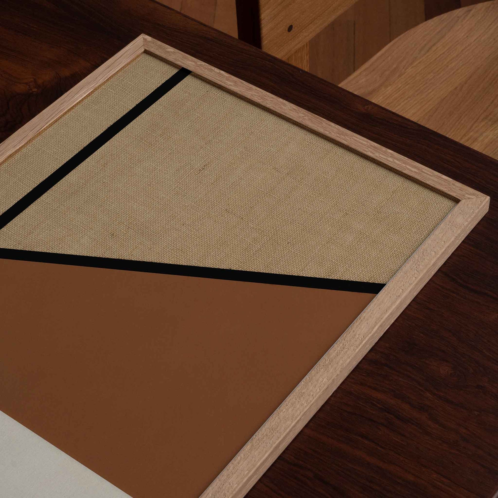 Atelier Cph（アトリエ・シーピーエイチ）は、デンマーク・コペンハーゲンを拠点とするデザインスタジオ兼アートブランドです。ミニマルで構築的なビジュアルを特徴とし、抽象アートやコラージュを中心としたアートポスターを多数手がけています。北欧デザインらしい洗練された感性とバランスの取れた構成美が魅力で、リビング、寝室、書斎、オフィスなど、あらゆる空間に調和と静けさをもたらします。幾何学的なモチーフを用いたアートは、ギャラリーウォールやモダンインテリアのアクセントにも最適。高品質な紙と印刷による仕上がりで、インテリアとしての完成度も高く評価されています。北欧アートポスター、現代アート、ミニマルデザイン、韓国インテリアなど、幅広いスタイルにマッチするスタイリッシュなアートを探している方におすすめです。