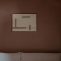 Atelier Cph（アトリエ・シーピーエイチ）は、デンマーク・コペンハーゲンを拠点とするデザインスタジオ兼アートブランドです。ミニマルで構築的なビジュアルを特徴とし、抽象アートやコラージュを中心としたアートポスターを多数手がけています。北欧デザインらしい洗練された感性とバランスの取れた構成美が魅力で、リビング、寝室、書斎、オフィスなど、あらゆる空間に調和と静けさをもたらします。幾何学的なモチーフを用いたアートは、ギャラリーウォールやモダンインテリアのアクセントにも最適。高品質な紙と印刷による仕上がりで、インテリアとしての完成度も高く評価されています。北欧アートポスター、現代アート、ミニマルデザイン、韓国インテリアなど、幅広いスタイルにマッチするスタイリッシュなアートを探している方におすすめです。