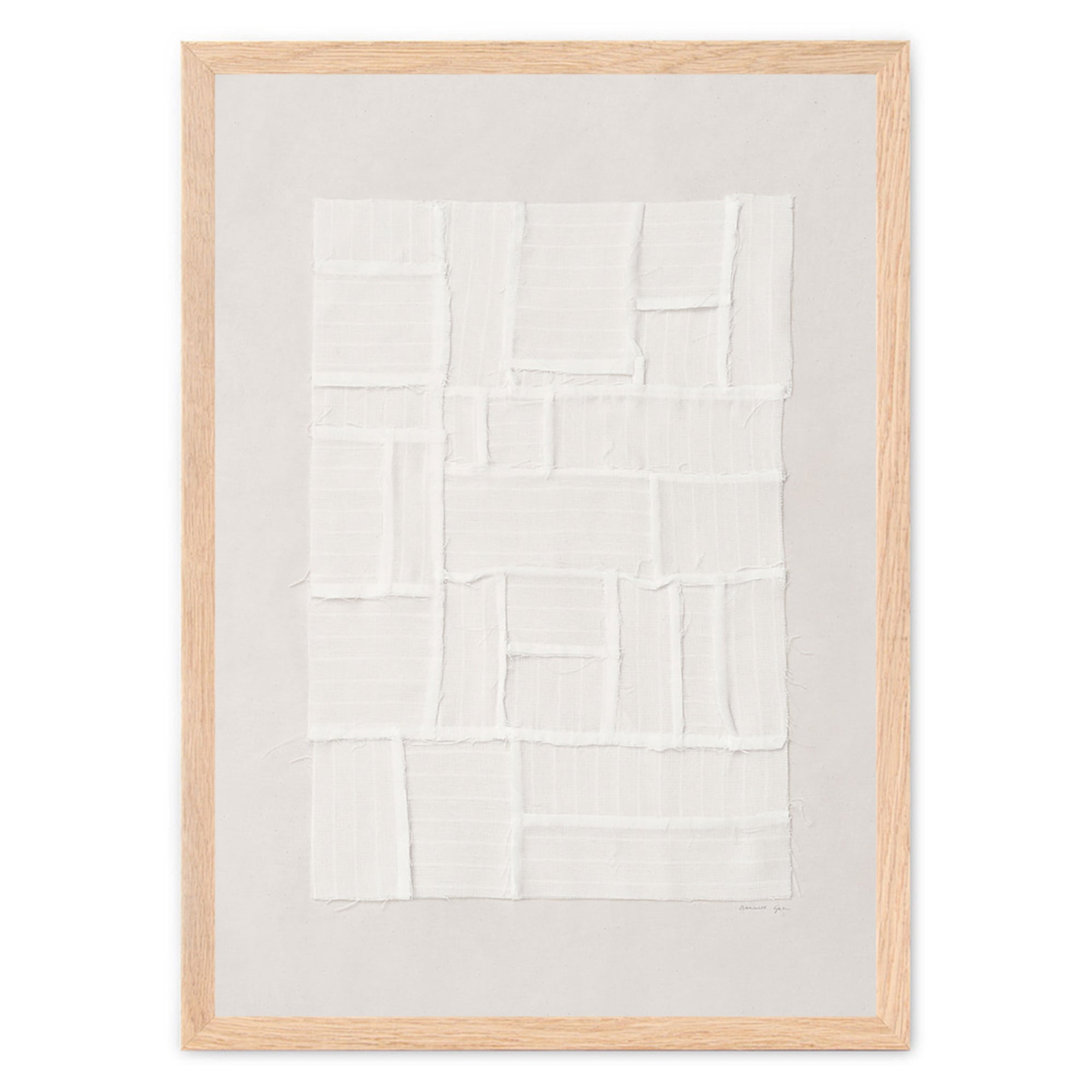 Atelier Cph（アトリエ・シーピーエイチ）は、デンマーク・コペンハーゲンを拠点とするデザインスタジオ兼アートブランドです。ミニマルで構築的なビジュアルを特徴とし、抽象アートやコラージュを中心としたアートポスターを多数手がけています。北欧デザインらしい洗練された感性とバランスの取れた構成美が魅力で、リビング、寝室、書斎、オフィスなど、あらゆる空間に調和と静けさをもたらします。幾何学的なモチーフを用いたアートは、ギャラリーウォールやモダンインテリアのアクセントにも最適。高品質な紙と印刷による仕上がりで、インテリアとしての完成度も高く評価されています。北欧アートポスター、現代アート、ミニマルデザイン、韓国インテリアなど、幅広いスタイルにマッチするスタイリッシュなアートを探している方におすすめです。