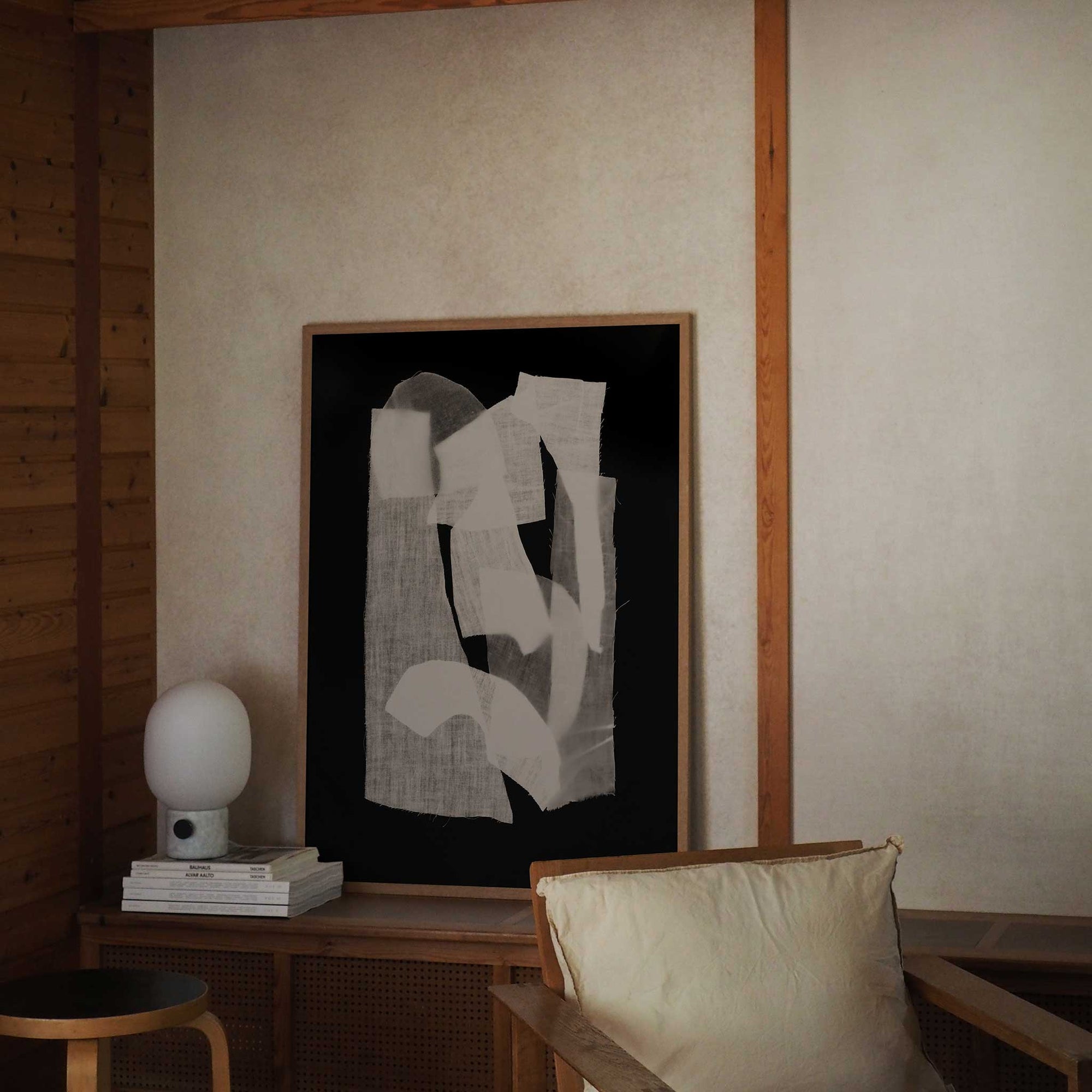 ATELIER CPHはデンマークのクリエイティブスタジオです。"トレンド予報のSARA"と"アートディレクターのMANDY"によって2012年に設立され、革新的なアイテムを発表しています。こちらのポスターコレクションは、生地を異なる抽象的な形と幾何学的な形にカットし、布のテクスチャを感じられる様にデンマークの写真家"Jonas"によってHasselbladのカメラで撮影されています。これらは、コペンハーゲン中心部の古いビスケット工場で作成されています。