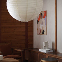 Atelier Cph（アトリエ・シーピーエイチ）は、デンマーク・コペンハーゲンを拠点とするデザインスタジオ兼アートブランドです。ミニマルで構築的なビジュアルを特徴とし、抽象アートやコラージュを中心としたアートポスターを多数手がけています。北欧デザインらしい洗練された感性とバランスの取れた構成美が魅力で、リビング、寝室、書斎、オフィスなど、あらゆる空間に調和と静けさをもたらします。幾何学的なモチーフを用いたアートは、ギャラリーウォールやモダンインテリアのアクセントにも最適。高品質な紙と印刷による仕上がりで、インテリアとしての完成度も高く評価されています。北欧アートポスター、現代アート、ミニマルデザイン、韓国インテリアなど、幅広いスタイルにマッチするスタイリッシュなアートを探している方におすすめです。
