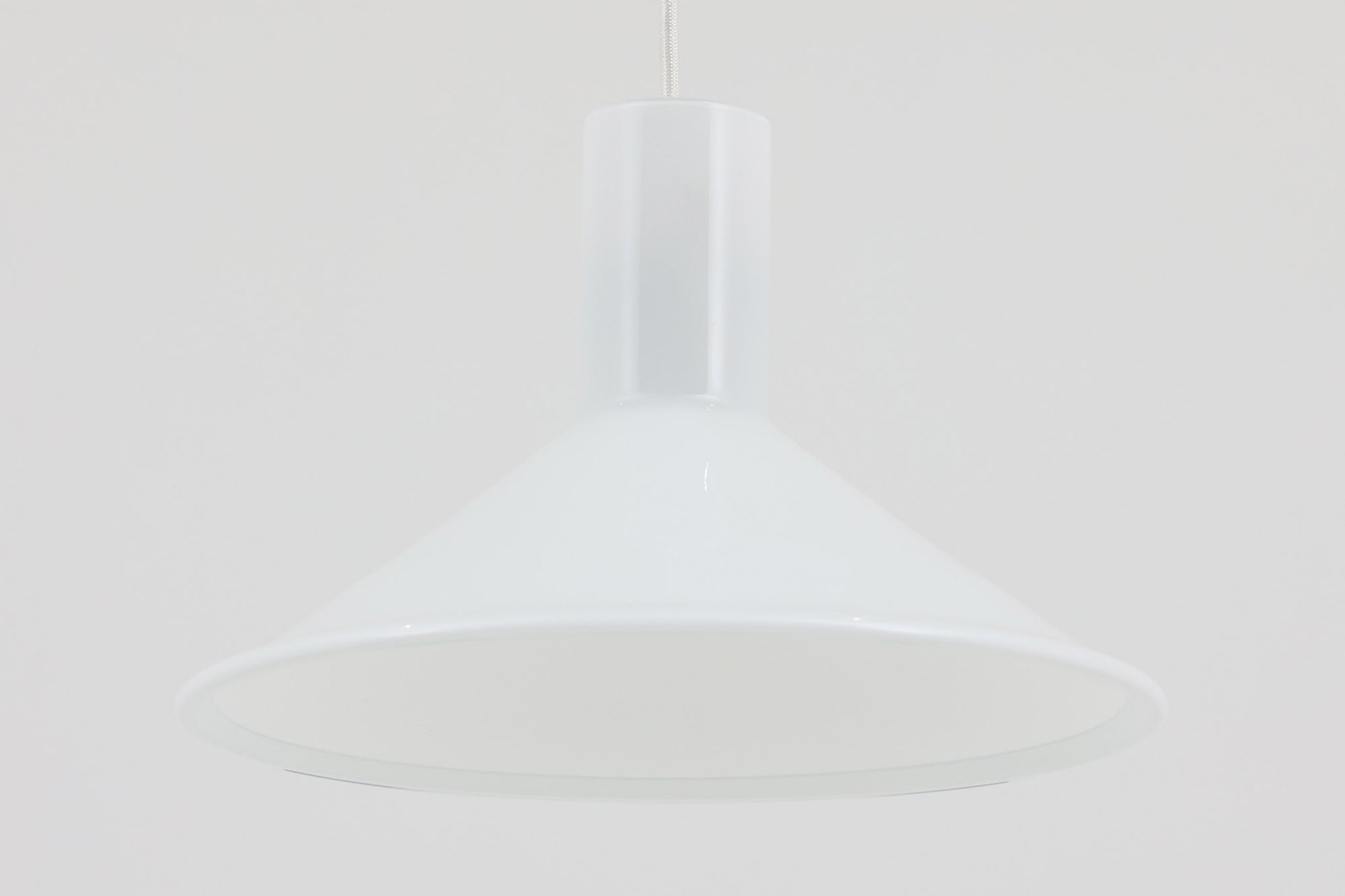 北欧より買い付けた、Holmgaard社製ビンテージランプです。照明部分はデンマークを代表する照明メーカーFog &amp; morup社によって作成されています。Holmgaard社のペンダントライトの中でも人気の「P&amp;T PENDEL」シリーズです。