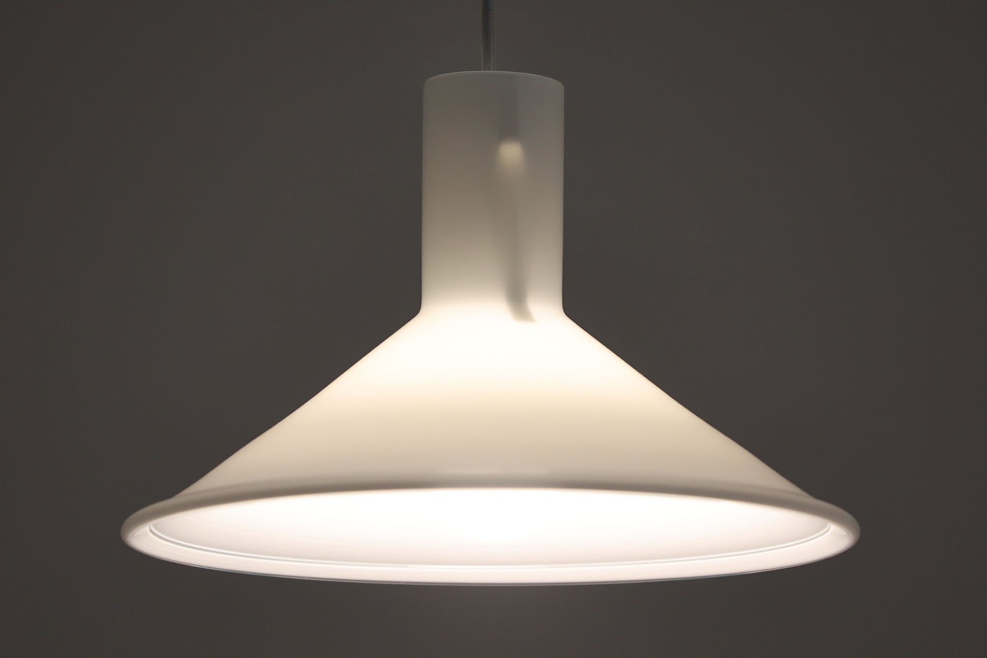 北欧より買い付けた、Holmgaard社製ビンテージランプです。照明部分はデンマークを代表する照明メーカーFog &amp; morup社によって作成されています。Holmgaard社のペンダントライトの中でも人気の「P&amp;T PENDEL」シリーズです。