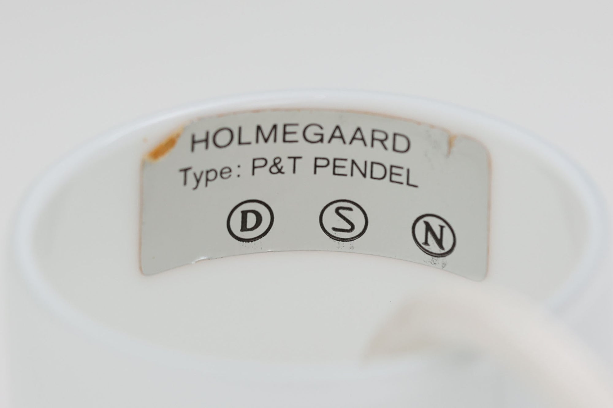 北欧より買い付けた、Holmgaard社製ビンテージランプです。照明部分はデンマークを代表する照明メーカーFog &amp; morup社によって作成されています。Holmgaard社のペンダントライトの中でも人気の「P&amp;T PENDEL」シリーズです。