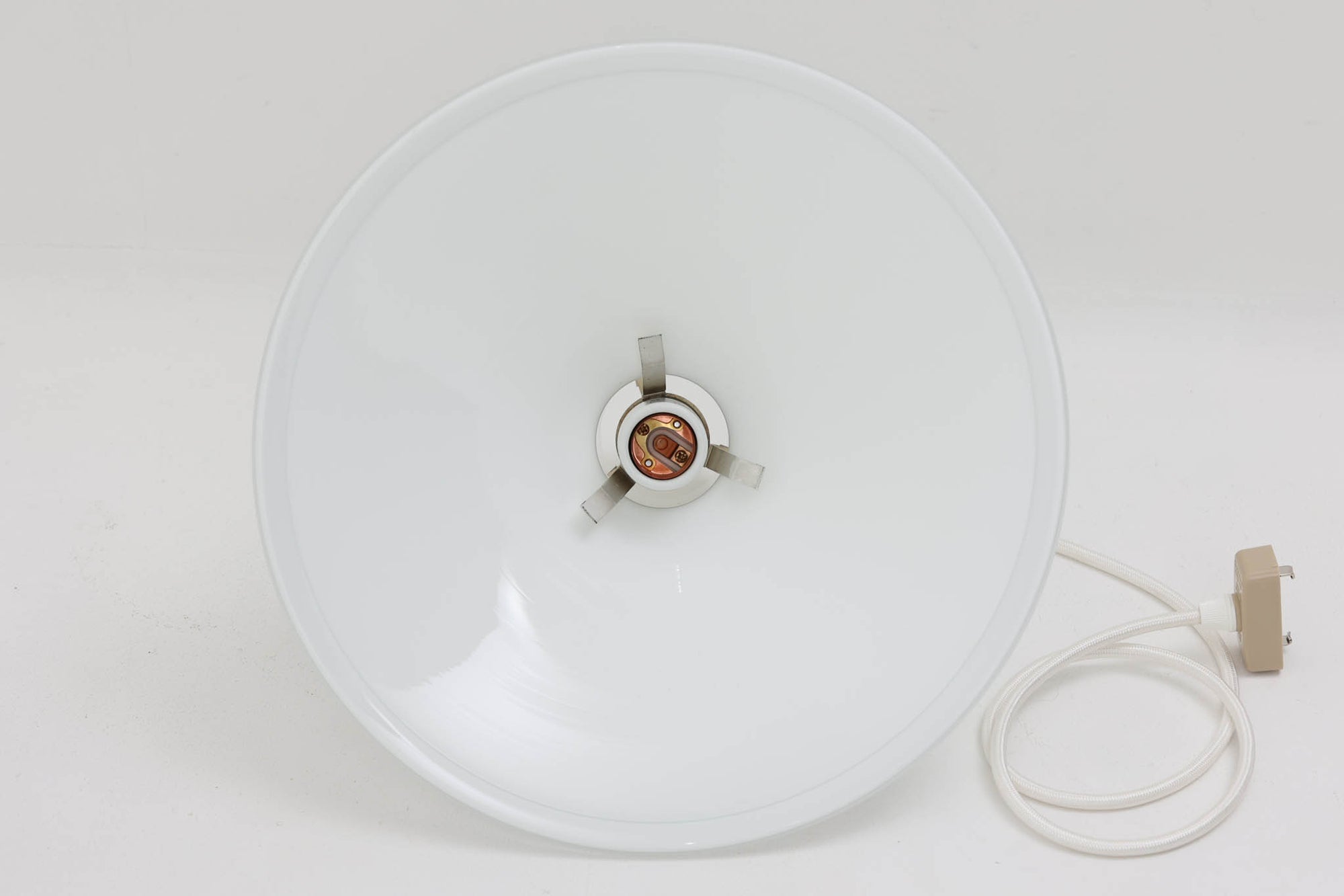 北欧より買い付けた、Holmgaard社製ビンテージランプです。照明部分はデンマークを代表する照明メーカーFog &amp; morup社によって作成されています。Holmgaard社のペンダントライトの中でも人気の「P&amp;T PENDEL」シリーズです。