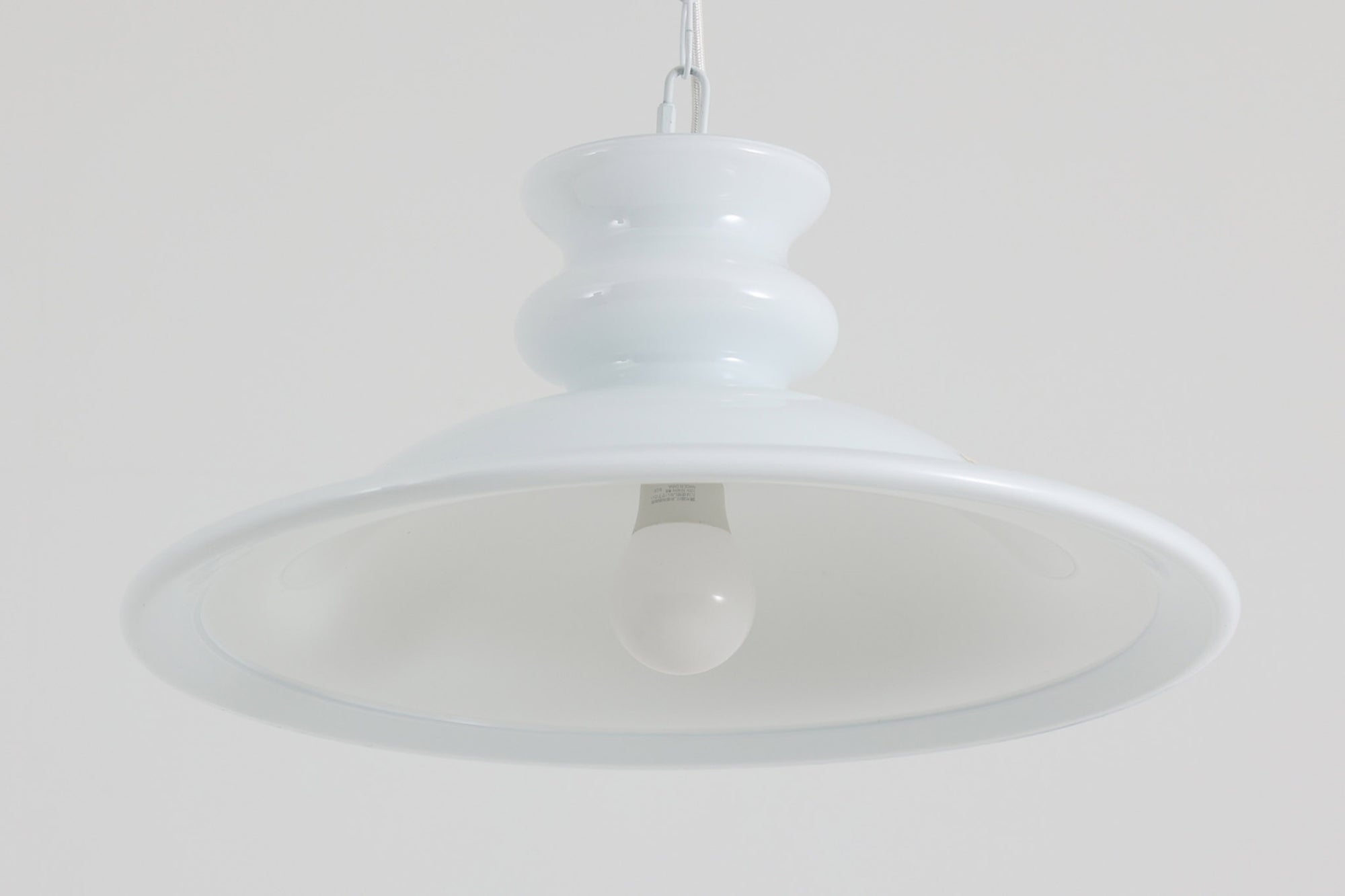 北欧より買い付けた、Holmgaard社製(現Royal Copenhagen)ビンテージランプです。「Tivoli」シリーズです。大型ですがドーム型で優しい印象です。