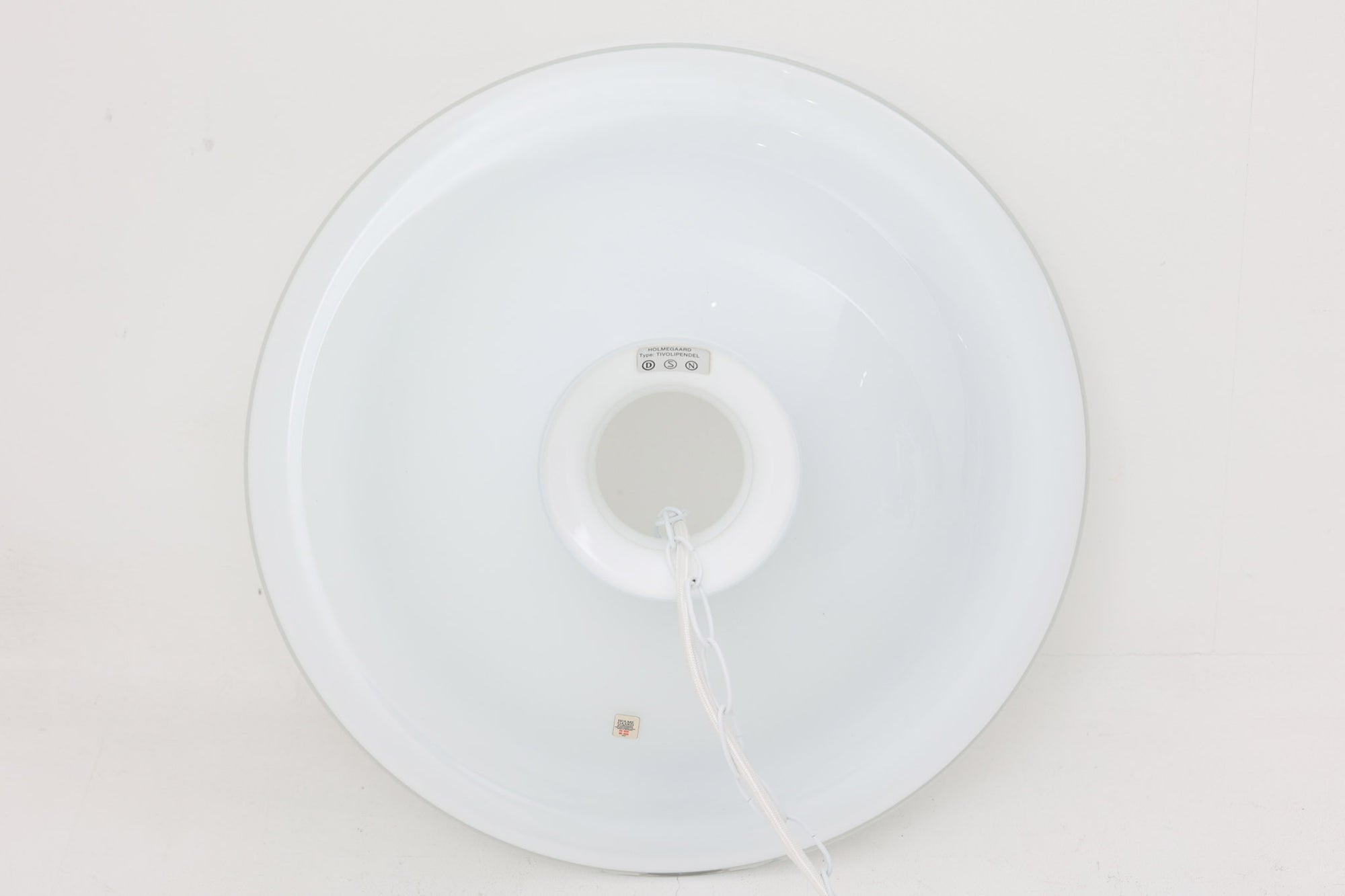 北欧より買い付けた、Holmgaard社製(現Royal Copenhagen)ビンテージランプです。「Tivoli」シリーズです。大型ですがドーム型で優しい印象です。