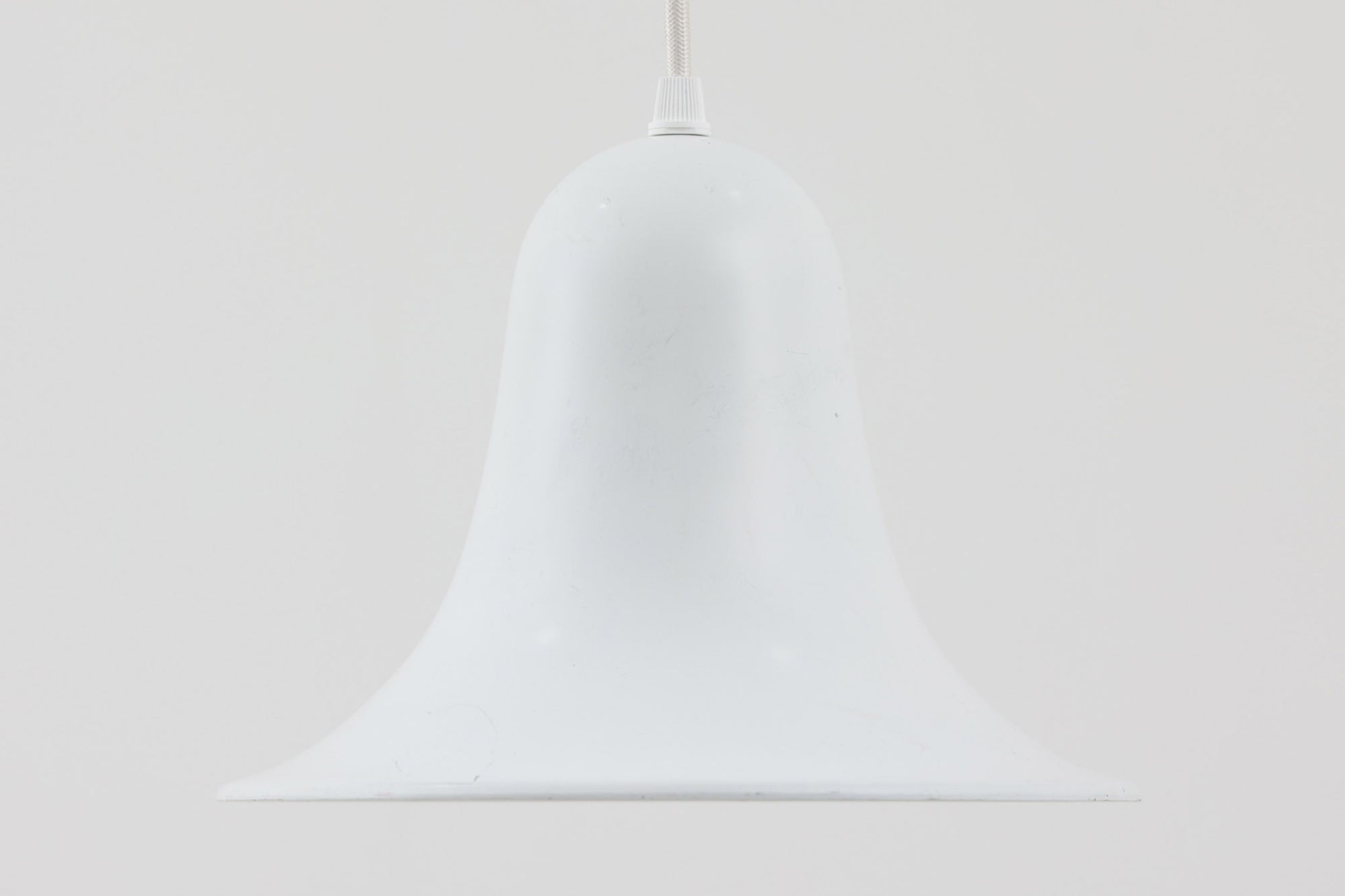  Verner PantonによってデザインされたPantop（パントップ）ペンダントライトです。パントンらしい丸みを帯びたフォルムです。現存するものが少なく希少なものです。