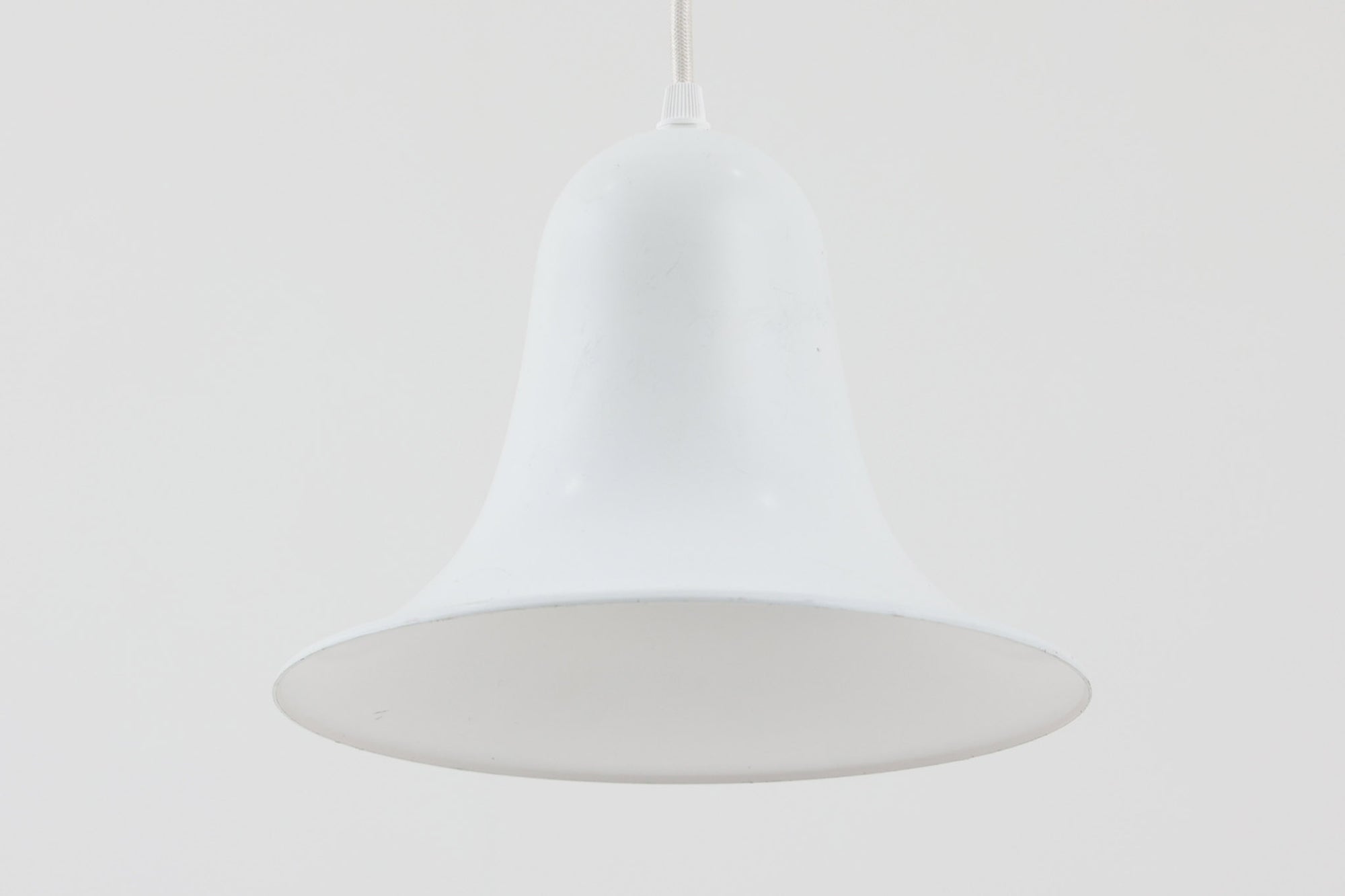  Verner PantonによってデザインされたPantop（パントップ）ペンダントライトです。パントンらしい丸みを帯びたフォルムです。現存するものが少なく希少なものです。