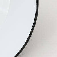 「The work shop lamp」です。Louis Poulsen社の定番ランプ。復刻品はアルミ製ですが、こちらはビンテージ品ならではの琺瑯＆エナメルモデル。艶感が魅力的です。