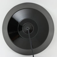 「The work shop lamp」です。Louis Poulsen社の定番ランプ。復刻品はアルミ製ですが、こちらはビンテージ品ならではの琺瑯＆エナメルモデル。艶感が魅力的です。