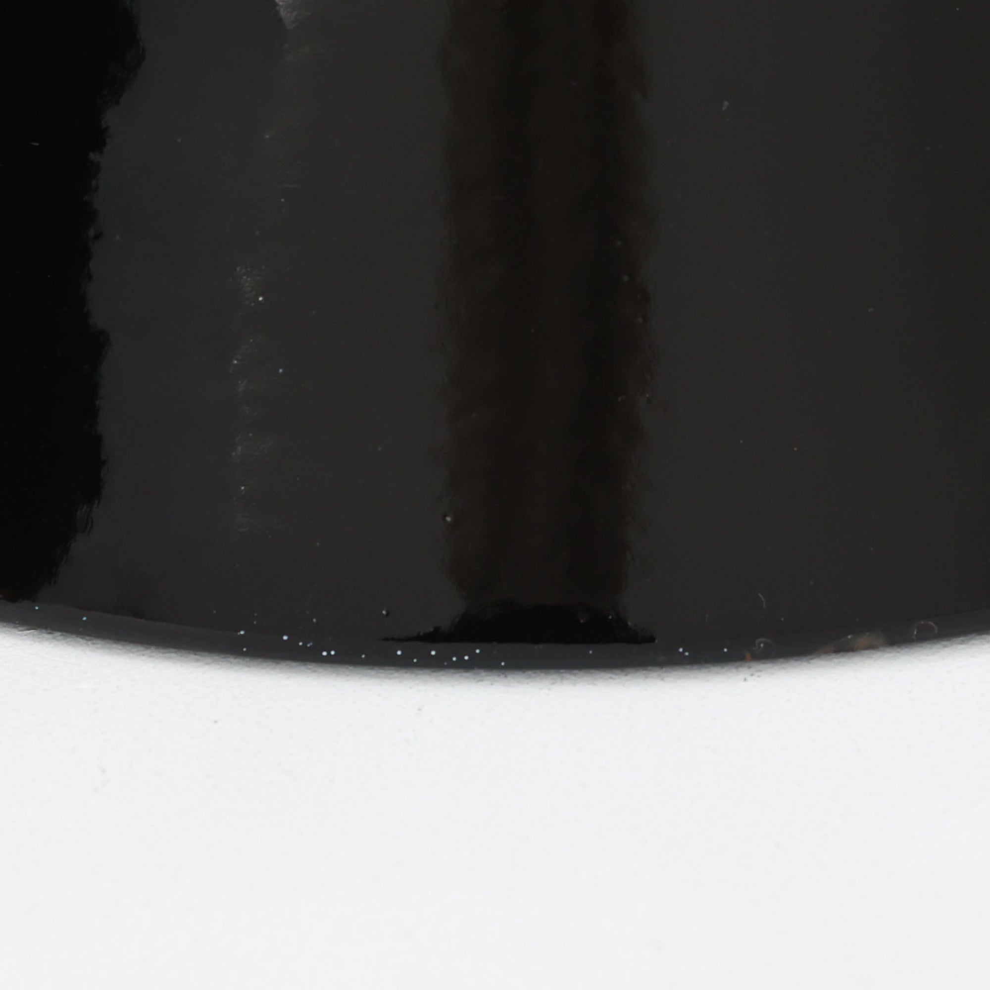 「The work shop lamp」です。Louis Poulsen社の定番ランプ。復刻品はアルミ製ですが、こちらはビンテージ品ならではの琺瑯＆エナメルモデル。艶感が魅力的です。