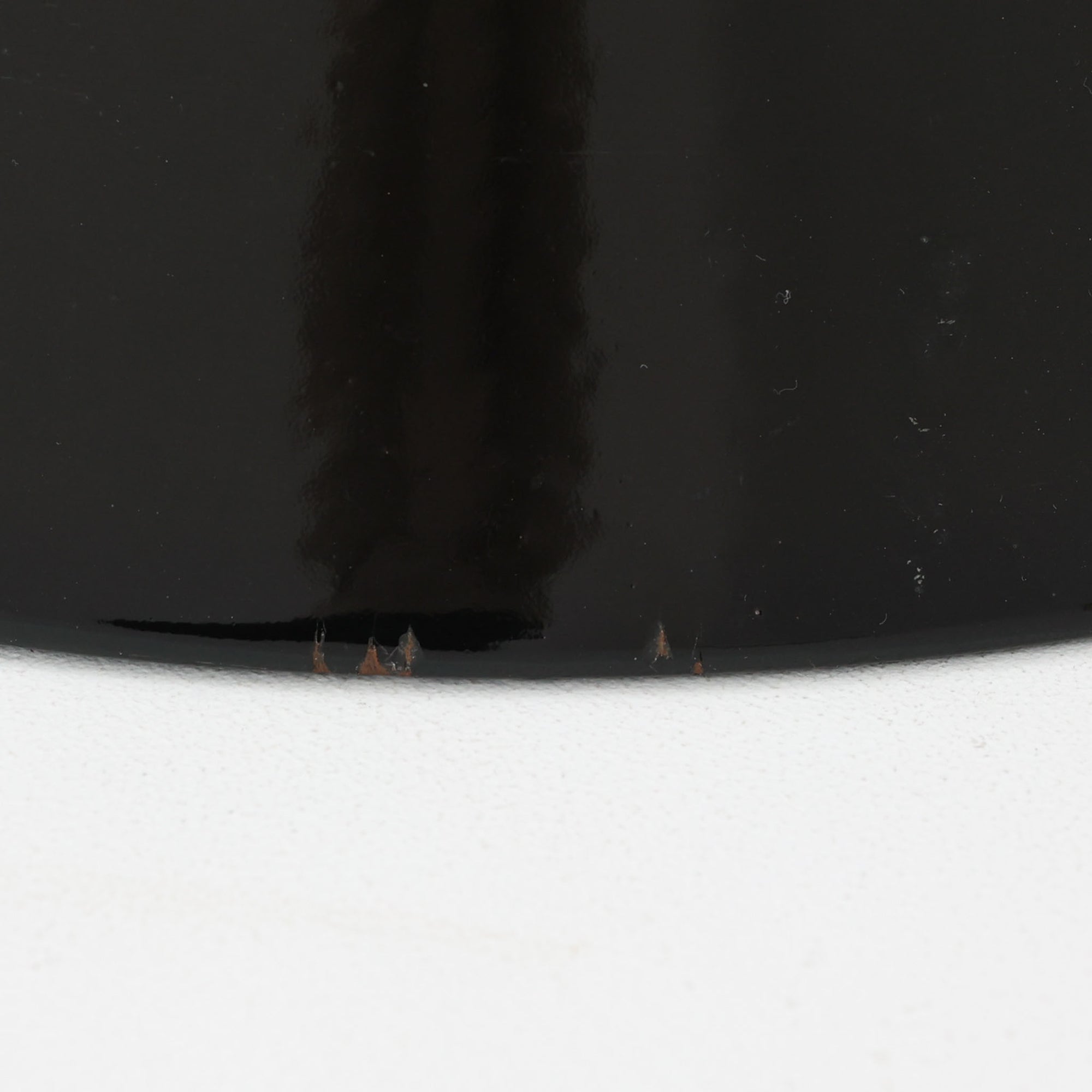 「The work shop lamp」です。Louis Poulsen社の定番ランプ。復刻品はアルミ製ですが、こちらはビンテージ品ならではの琺瑯＆エナメルモデル。艶感が魅力的です。