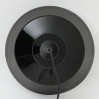 「The work shop lamp」です。Louis Poulsen社の定番ランプ。復刻品はアルミ製ですが、こちらはビンテージ品ならではの琺瑯＆エナメルモデル。艶感が魅力的です。
