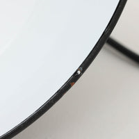 「The work shop lamp」です。Louis Poulsen社の定番ランプ。復刻品はアルミ製ですが、こちらはビンテージ品ならではの琺瑯＆エナメルモデル。艶感が魅力的です。