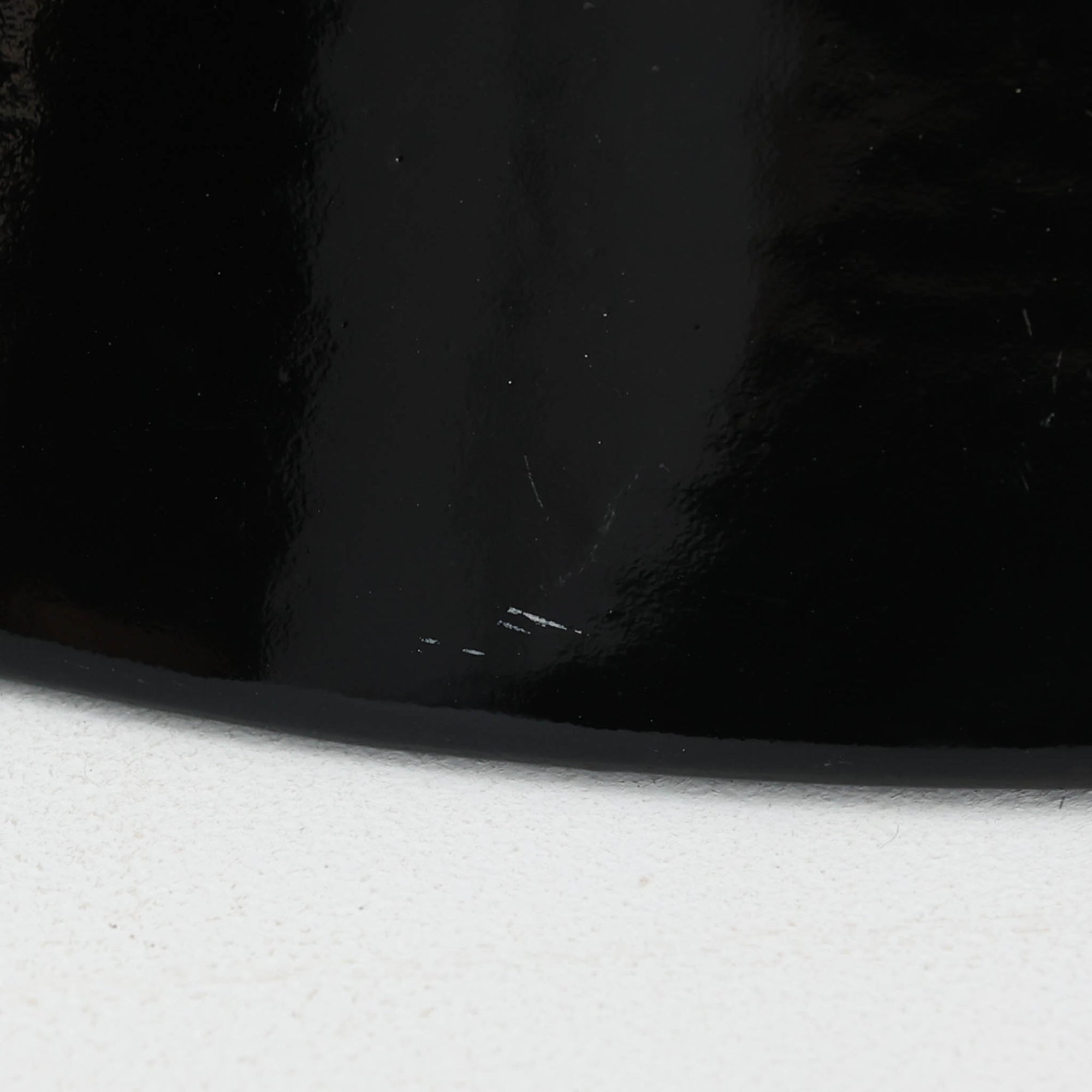 「The work shop lamp」です。Louis Poulsen社の定番ランプ。復刻品はアルミ製ですが、こちらはビンテージ品ならではの琺瑯＆エナメルモデル。艶感が魅力的です。