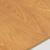 オーク材の美しい木目が際立つこちらのエクステンションテーブルは、バタフライ式の天板を採用しており、必要に応じて両サイドを拡張できる機能的な構造が魅力です。無駄のないシンプルなフォルムと優しい木肌は、北欧ビンテージ家具ならではの落ち着いた雰囲気を醸し出しており、空間に温もりを添えてくれます。使わないときはコンパクトにたたんでおけるため、限られたスペースでも取り入れやすく、実用性と美しさを兼ね備えた一台です。