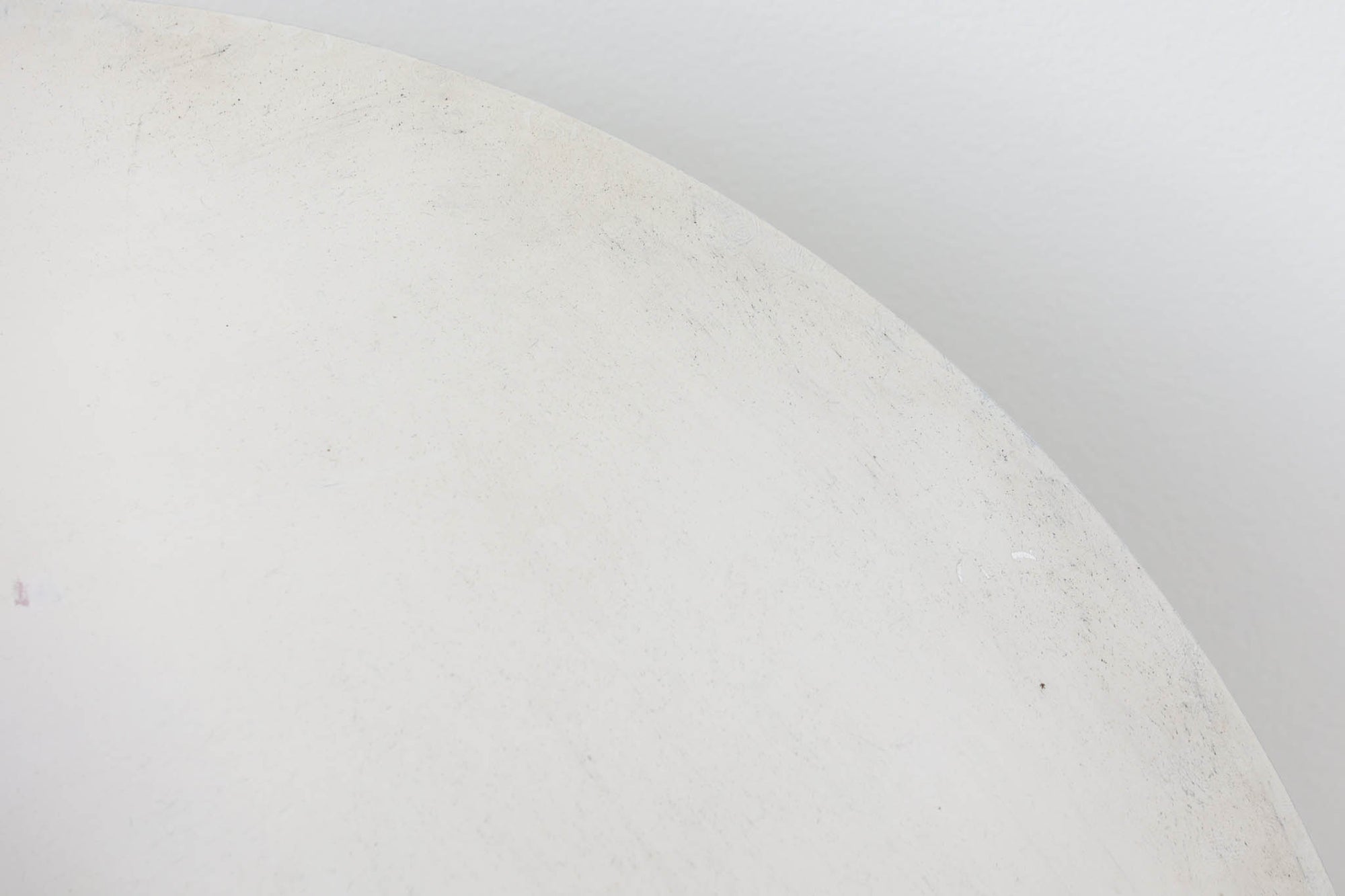 北欧より買い付けた、Louis Poulsen社製「PH4」ビンテージ品です。長年愛されているPH5と並ぶ名作照明です。シェードはペンキを塗ったような風合いで写真の用に塗装剥がれや錆など使用感がございます。その点を考慮した価格となっています。