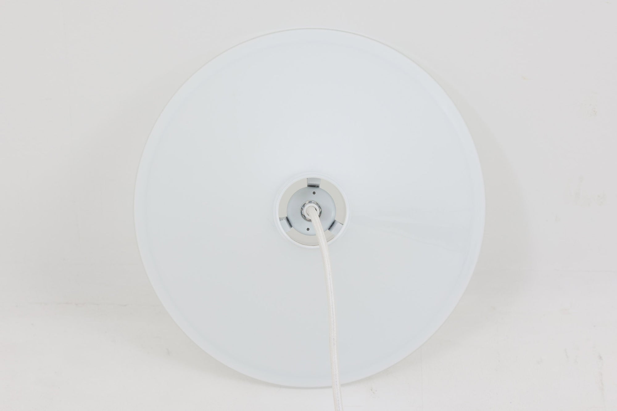 北欧より買い付けた、Holmgaard社製ビンテージランプです。Holmgaard社のペンダントライトの中でも人気の「P&amp;T PENDEL」シリーズです。