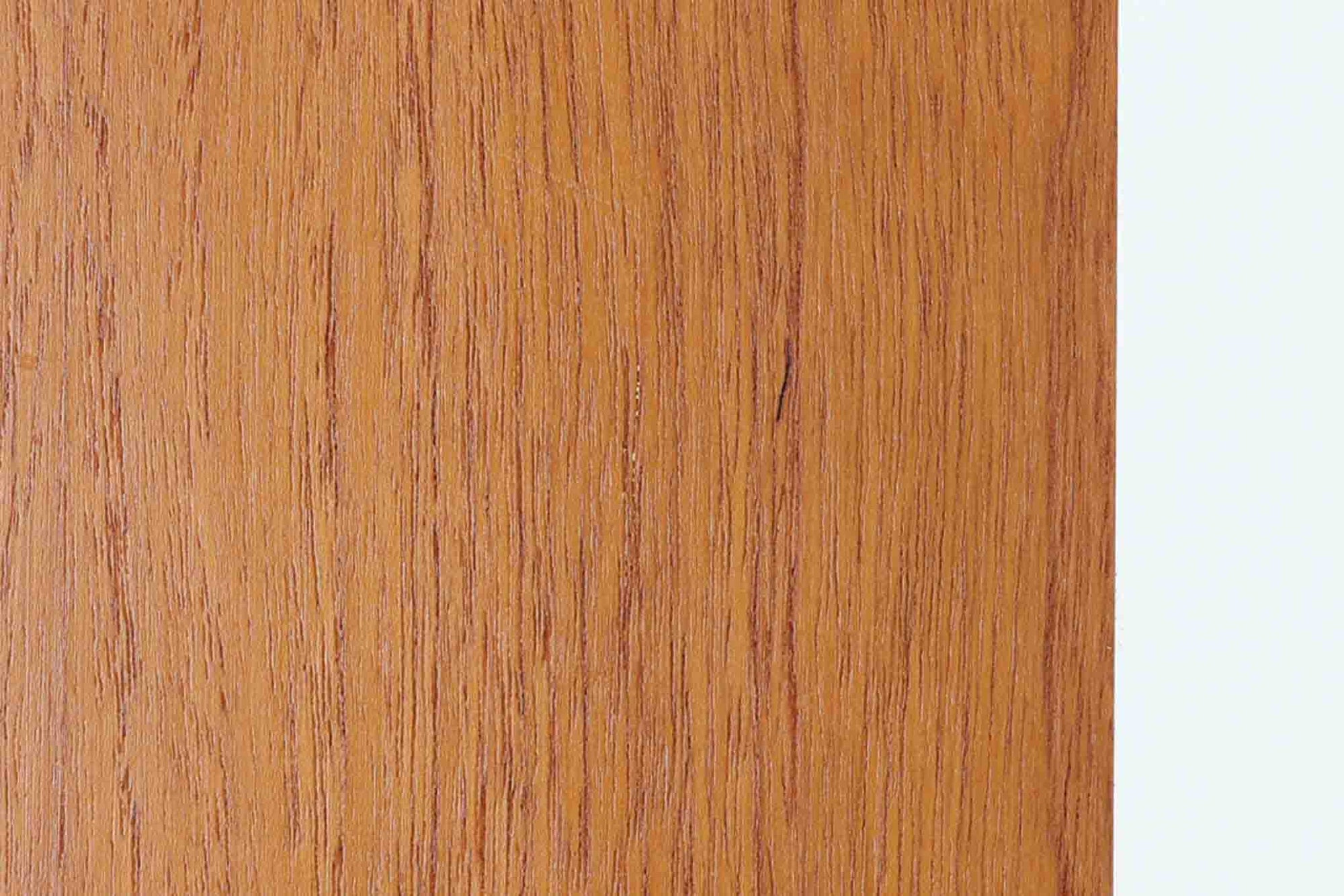 スウェーデンより買い付けたディスプレイシェルフです。引き出しや引き戸収納など収納力もあり使い勝手が良さそうです。下段と上段は分割可能です、