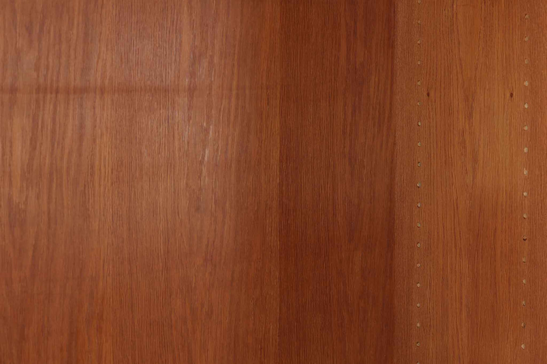 北欧より買い付けたHans J. Wegnerデザインのブックシェルフです。 彼のキャビネット類を数多く手がけたRY mobler社製の本棚です。本体はオーク材が使用されています。 シンプルなデザインながらも要所要所にウェグナーらしいデザインが施してあり、実用性にも優れている逸品です。
