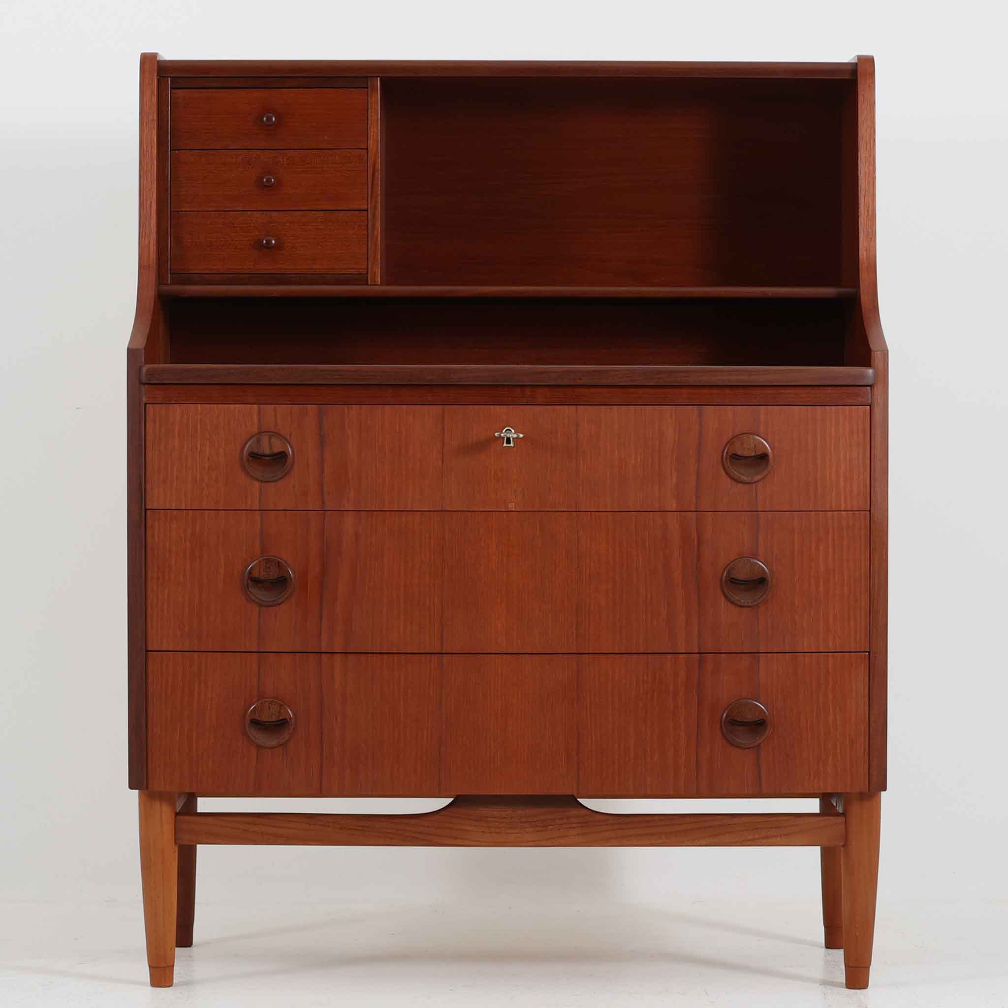 北欧ビンテージ家具ビューロ | 機能的で美しいデザインが魅力の